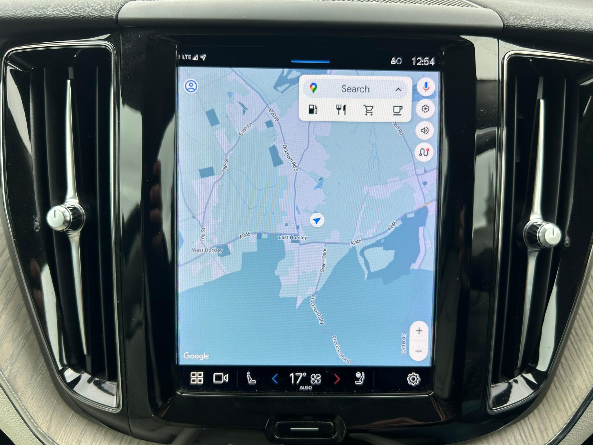 
								2022 Volvo XC60 2.0 B4 MHEV Plus Diesel Hybrid full									