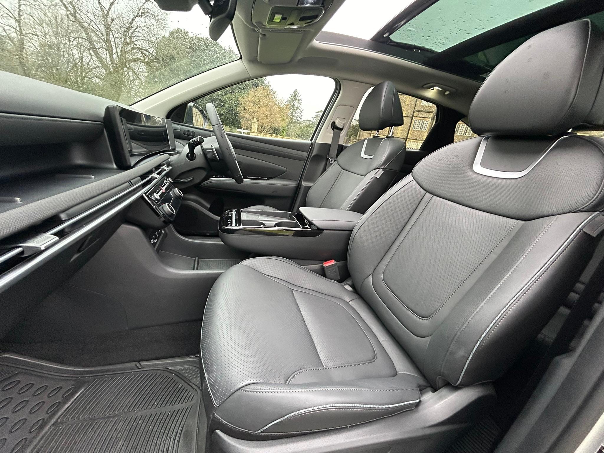 
								2024 Hyundai TUCSON 1.6 T-GDi Petrol Hybrid full									