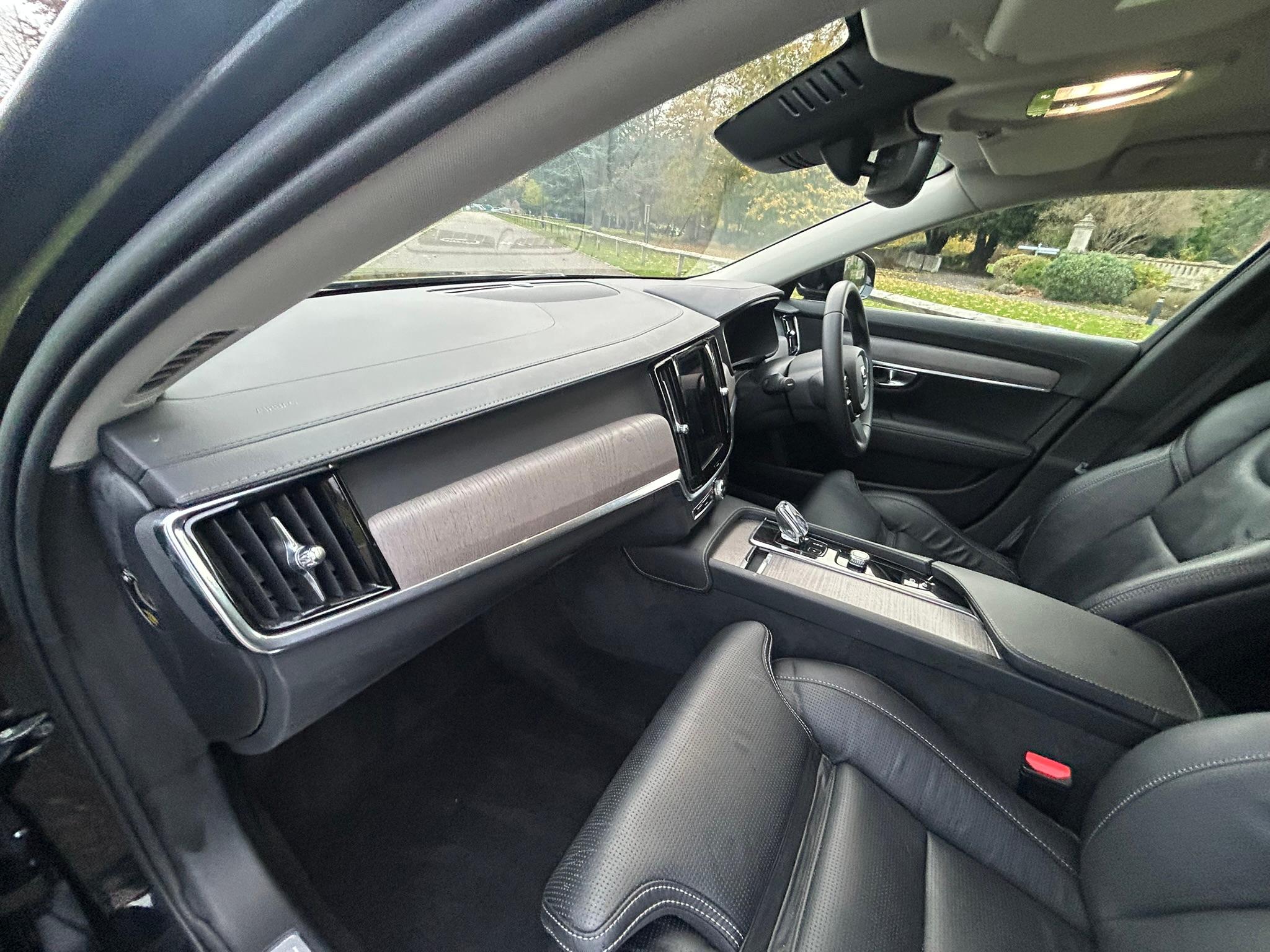 
								2022 Volvo V90 2.0 B4 MHEV Inscription Estate Petrol Hybrid full									