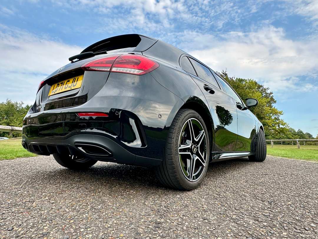 
								2021 Mercedes-Benz A200 AMG Line Edition full									