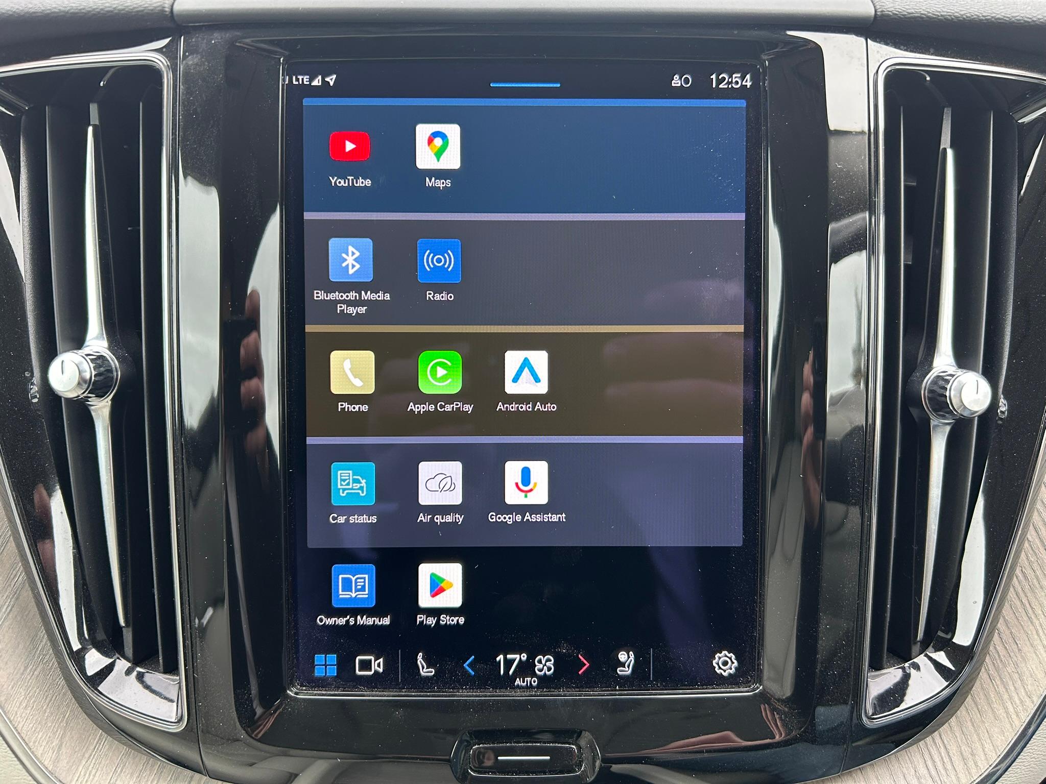 
								2022 Volvo XC60 2.0 B4 MHEV Plus Diesel Hybrid full									
