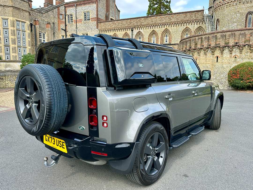 
								2023 Land Rover Defender 110 3.0 D300 MHEV X-Dynamic HSE full									