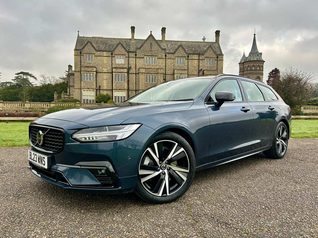 
								2022 Volvo V90 2.0 B4 MHEV Inscription Estate Petrol Hybrid full									