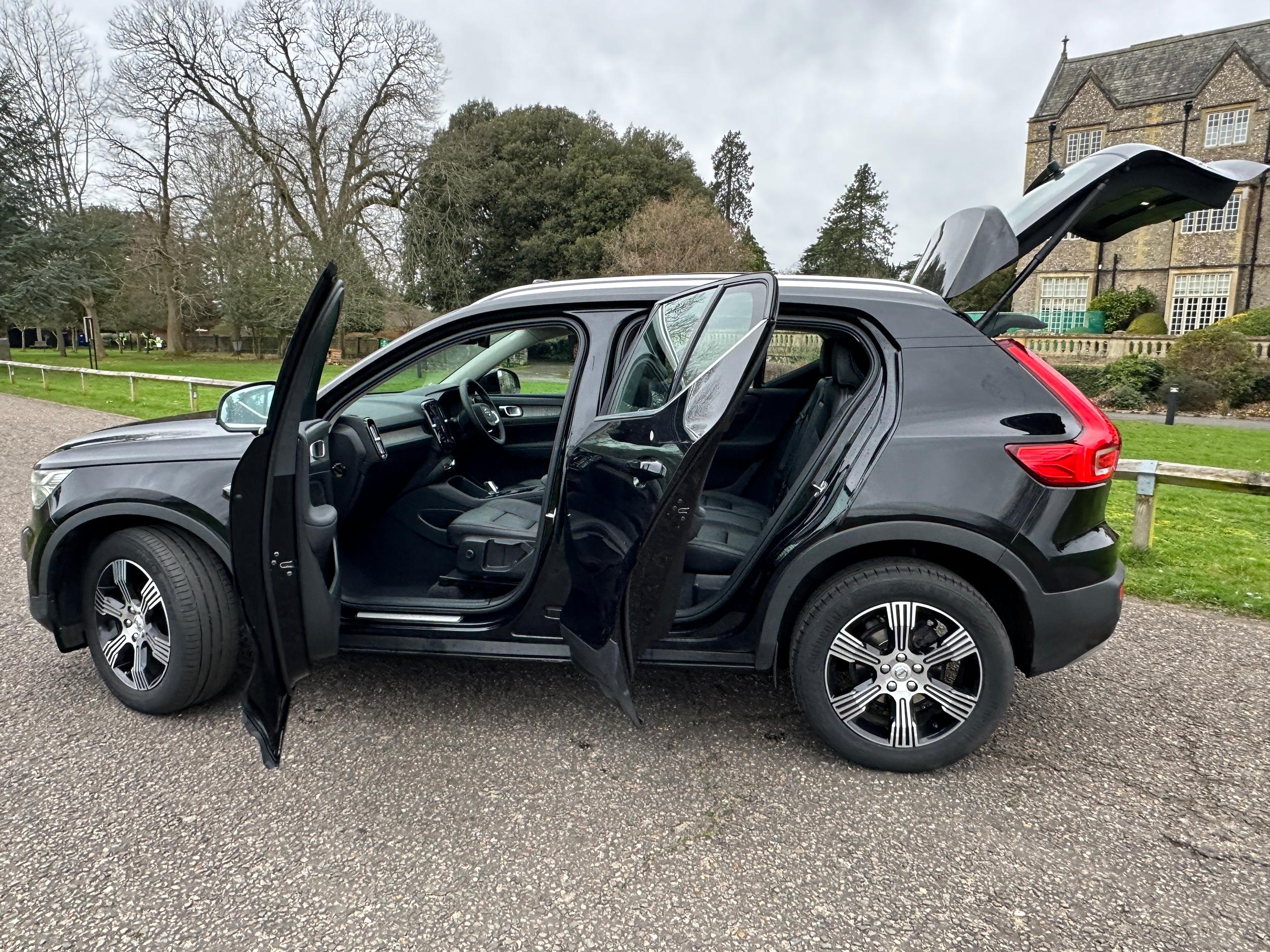 
								2022 Volvo XC40 1.5 T3 full									