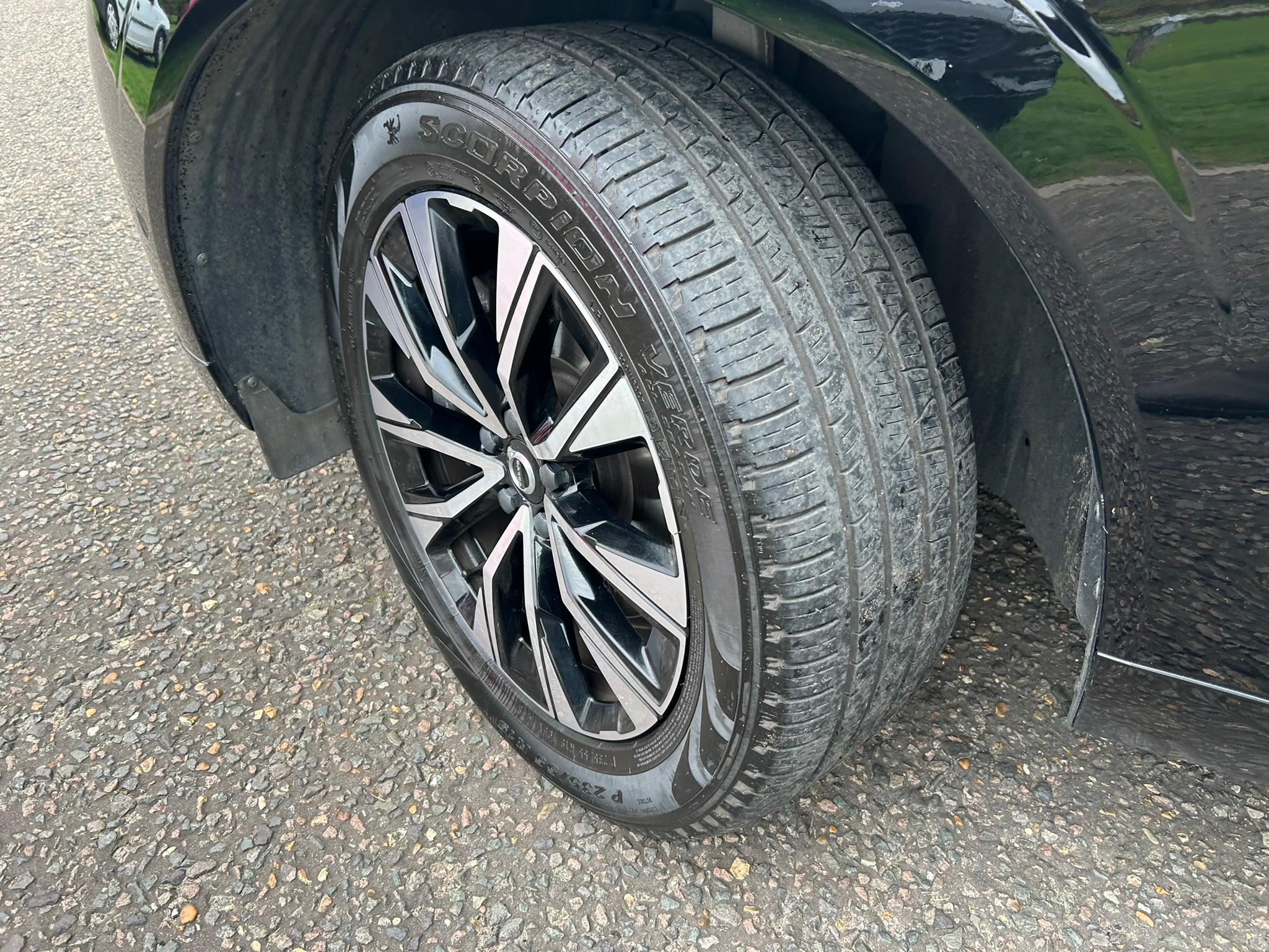 
								2022 Volvo XC60 2.0 B4 MHEV Plus Diesel Hybrid full									