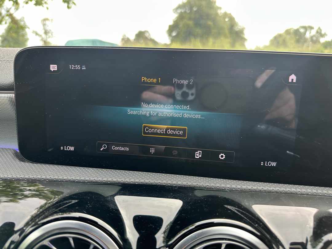 
								2021 Mercedes-Benz A200 AMG Line Edition full									