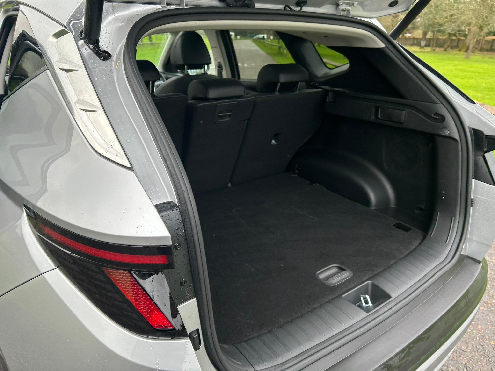 
								2024 Hyundai TUCSON 1.6 T-GDi Petrol Hybrid full									