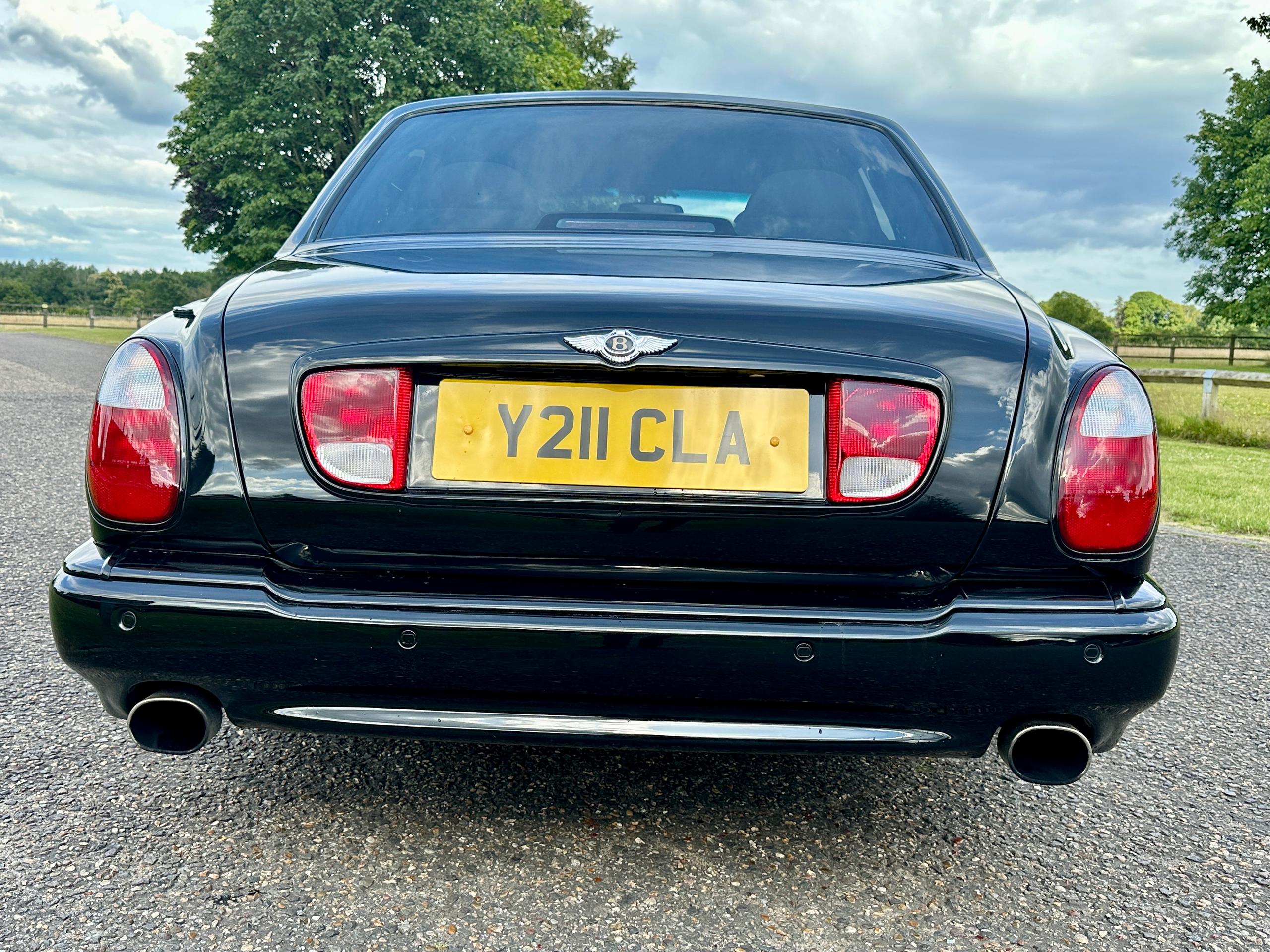 
								2001 Bentley ARNAGE 6.8 RED LABEL SALOON full									