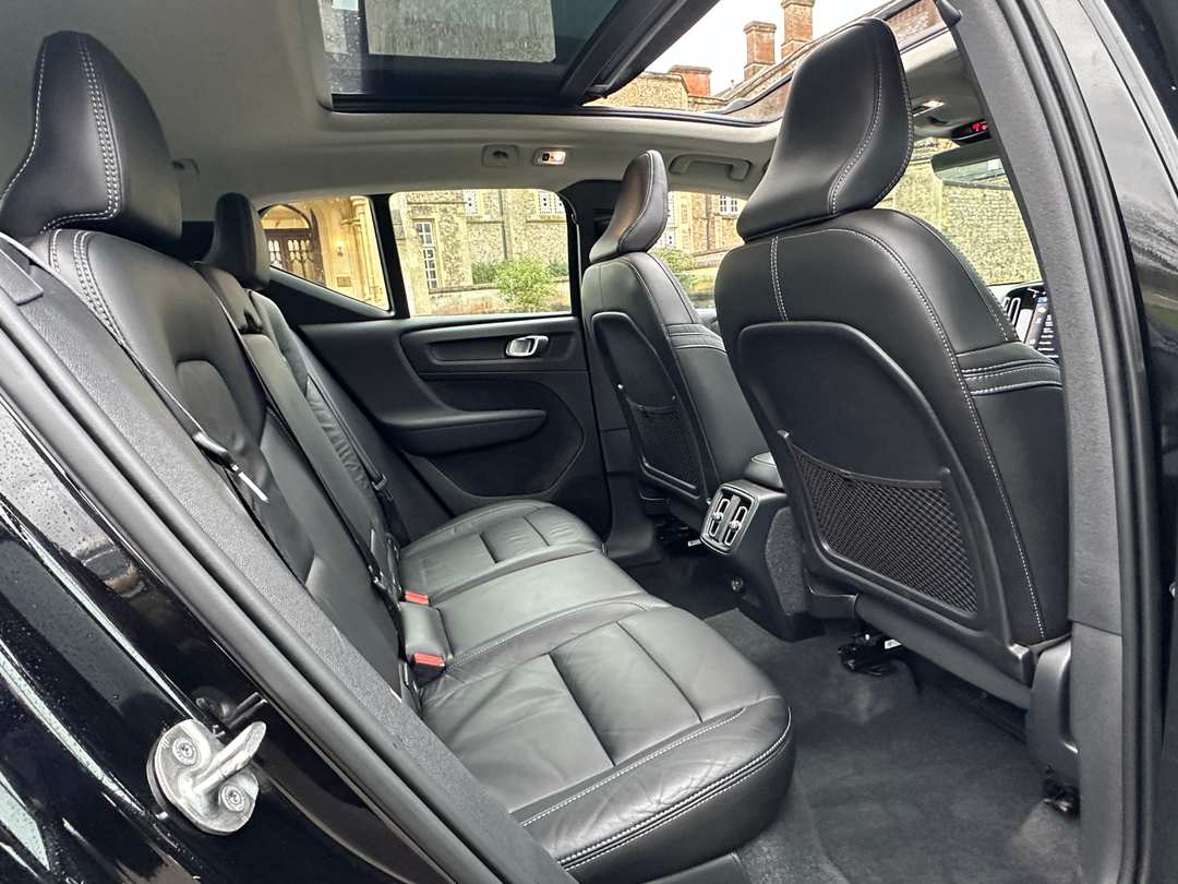 
								2022 Volvo XC40 1.5 T3 full									