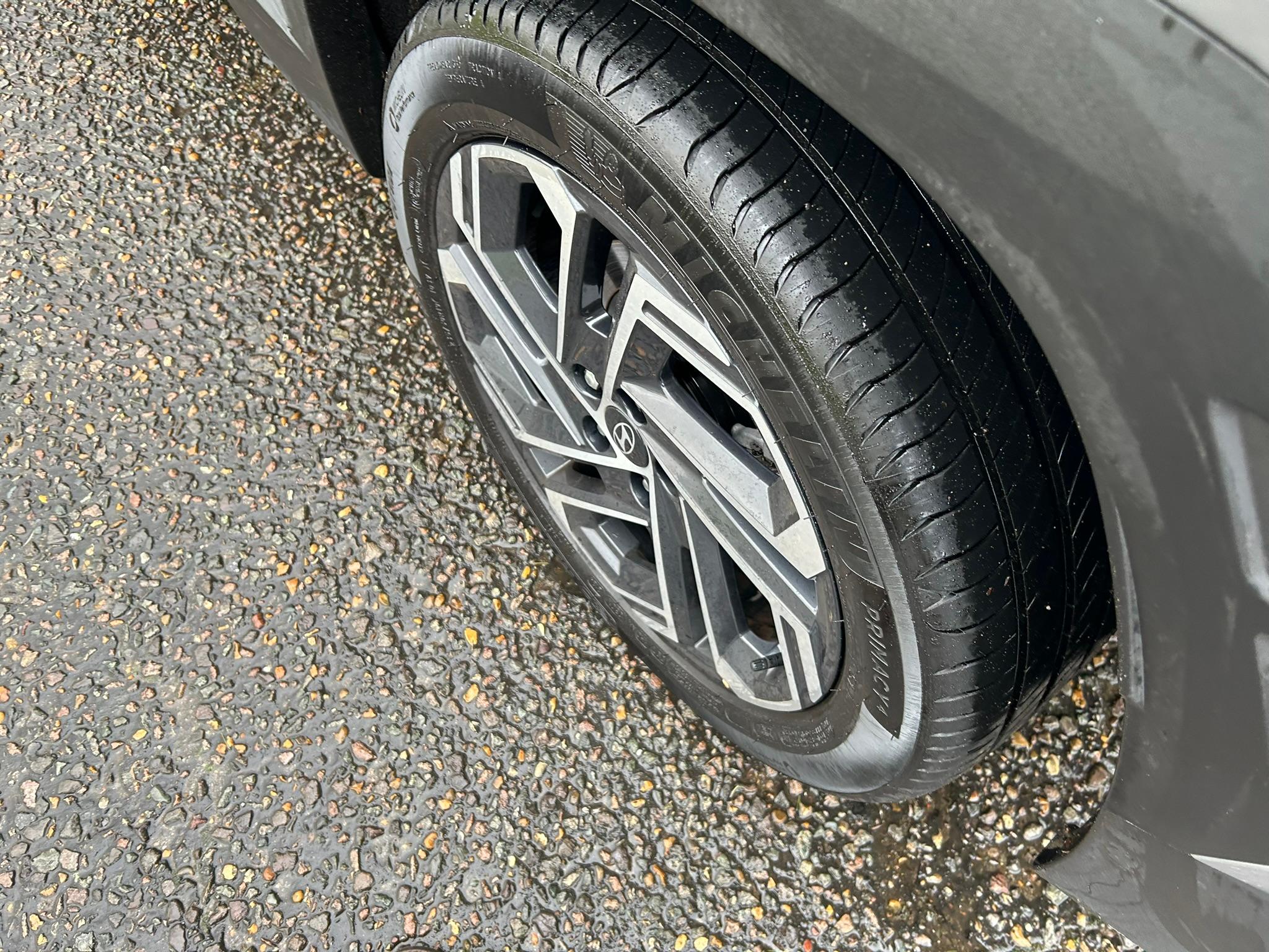 
								2024 Hyundai TUCSON 1.6 T-GDi Petrol Hybrid full									
