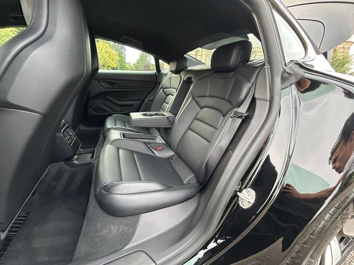
								2023 Porsche Taycan Performance 79.2kWh 4S full									