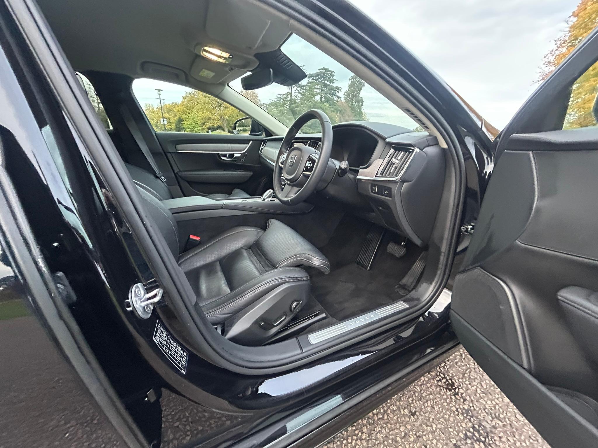 
								2022 Volvo V90 2.0 B4 MHEV Inscription Estate Petrol Hybrid full									