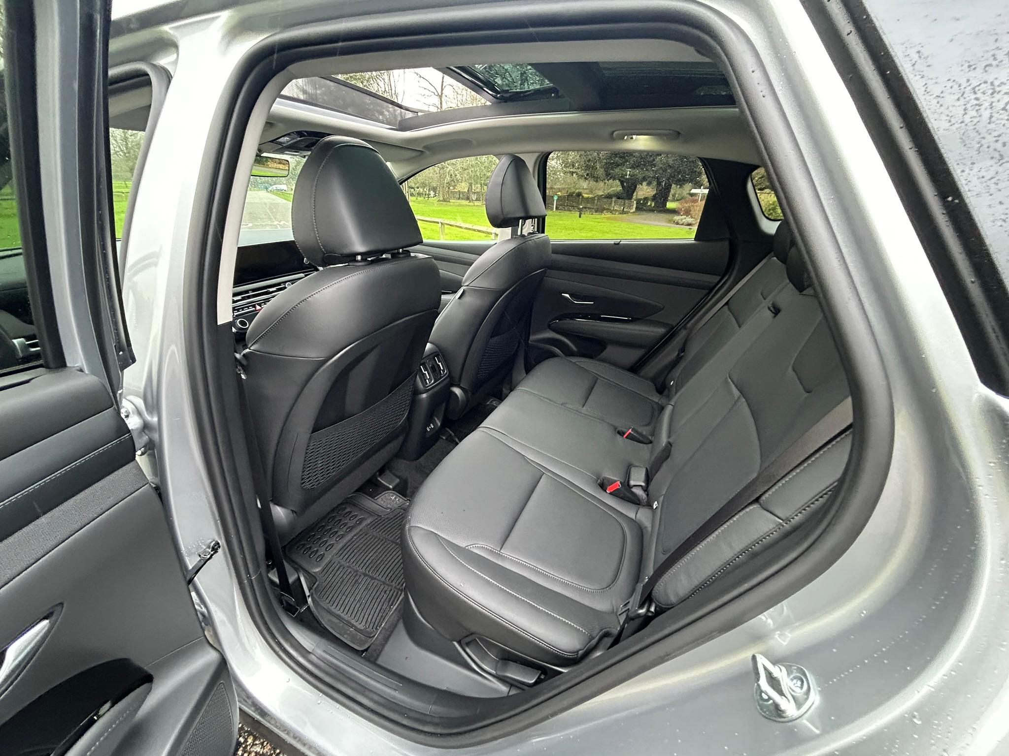 
								2024 Hyundai TUCSON 1.6 T-GDi Petrol Hybrid full									