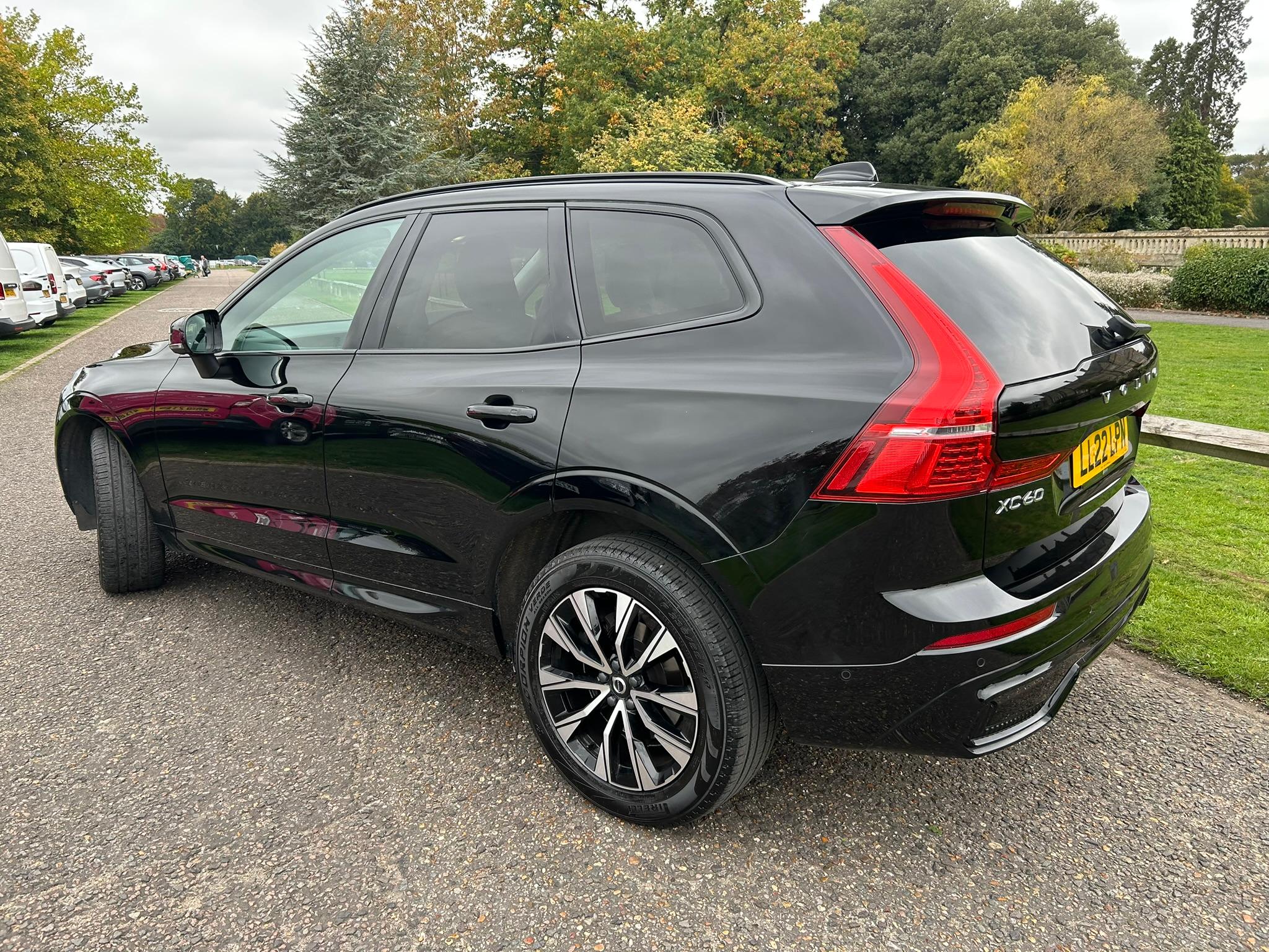 
								2022 Volvo XC60 2.0 B4 MHEV Plus Diesel Hybrid full									