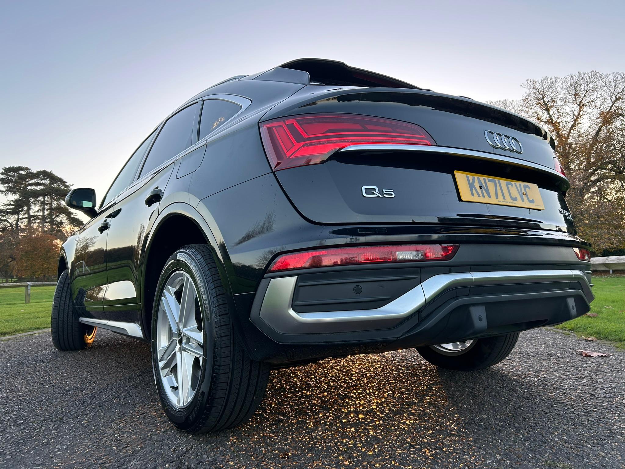 
								2021 Audi Q5 2.0 TFSIe 50 S line Plug-in Hybrid full									