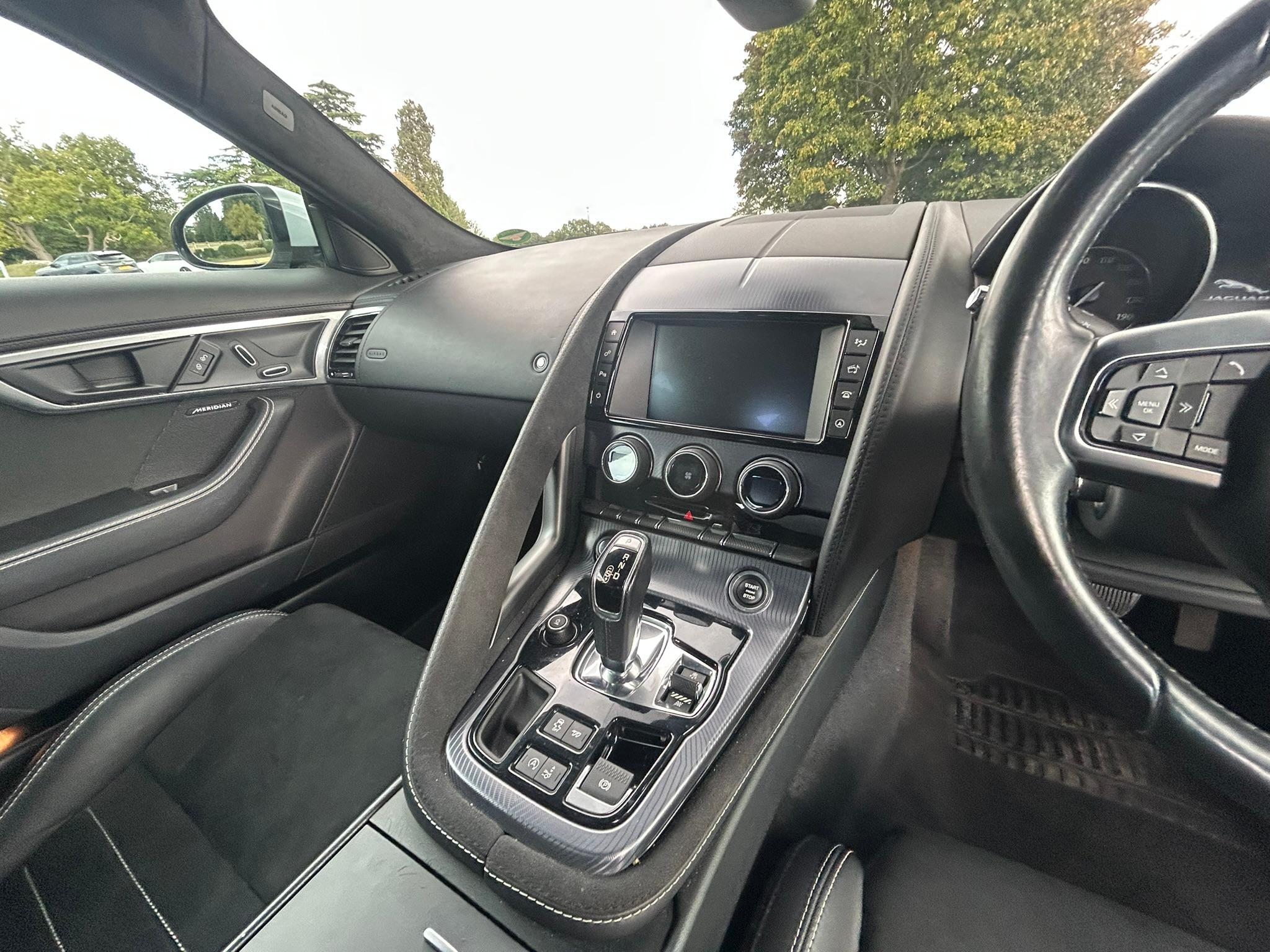 
								2017 Jaguar F-Type 3.0 V6 R-Dynamic Coupe full									