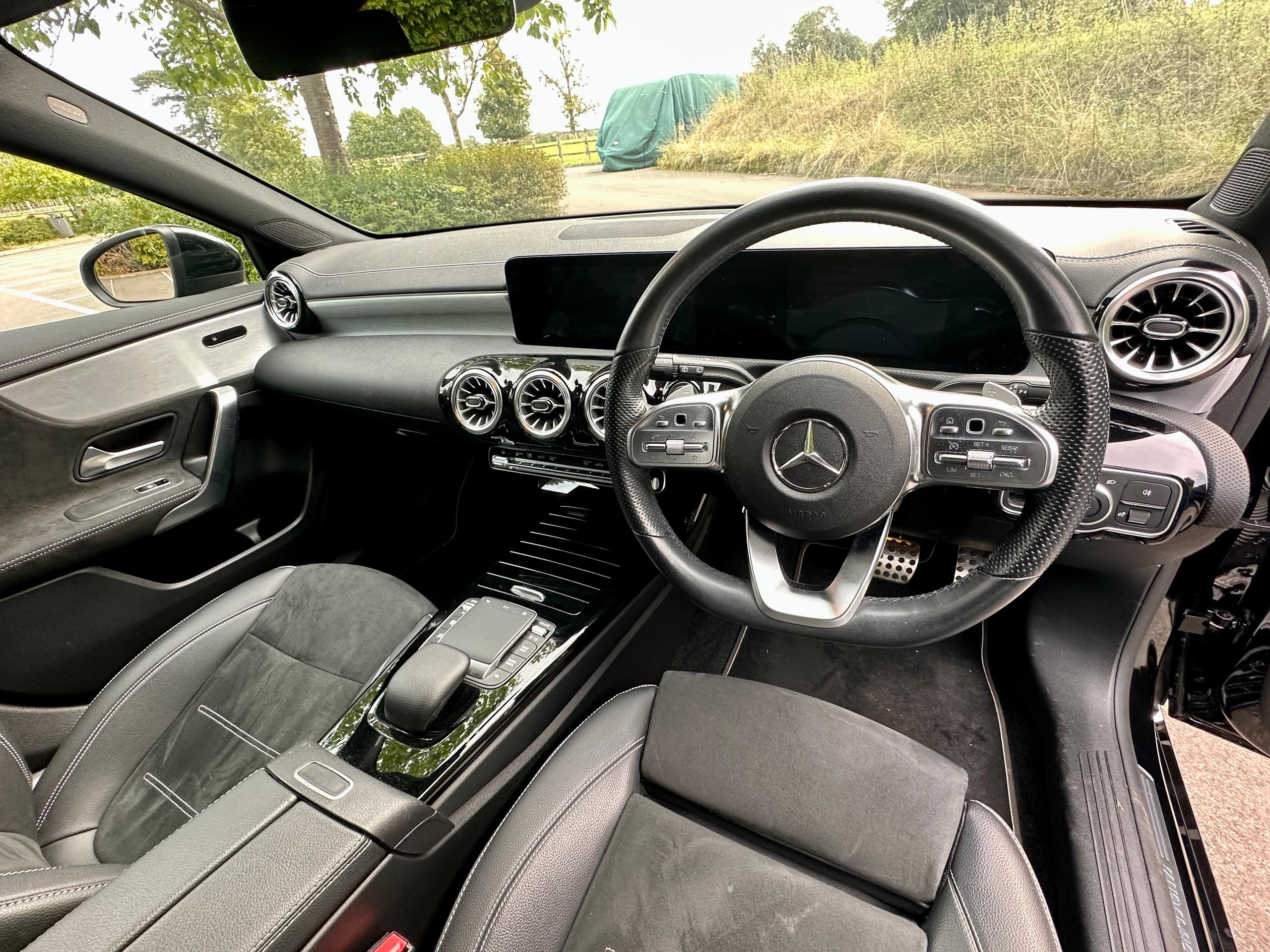 
								2021 Mercedes-Benz A200 AMG Line Edition full									