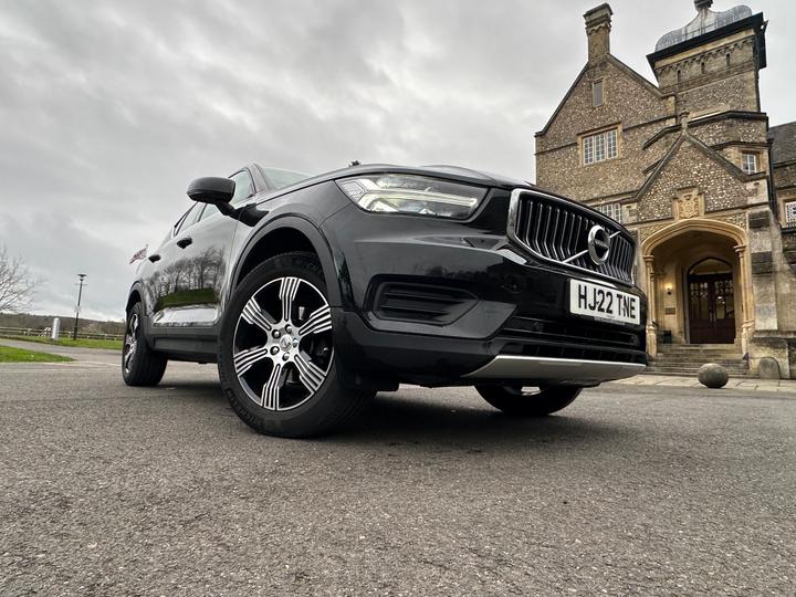 
								2022 Volvo XC40 1.5 T3 full									