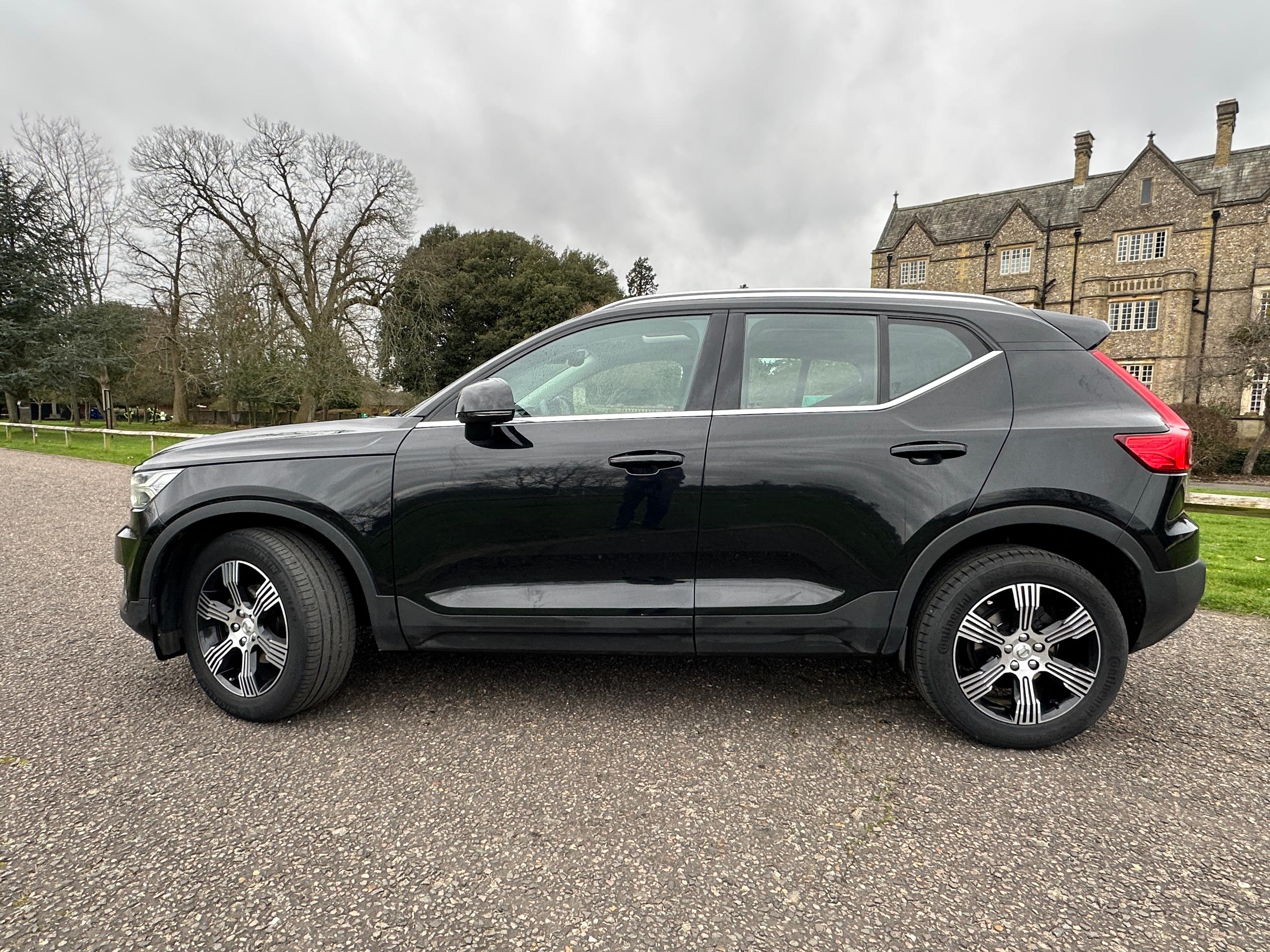 
								2022 Volvo XC40 1.5 T3 full									