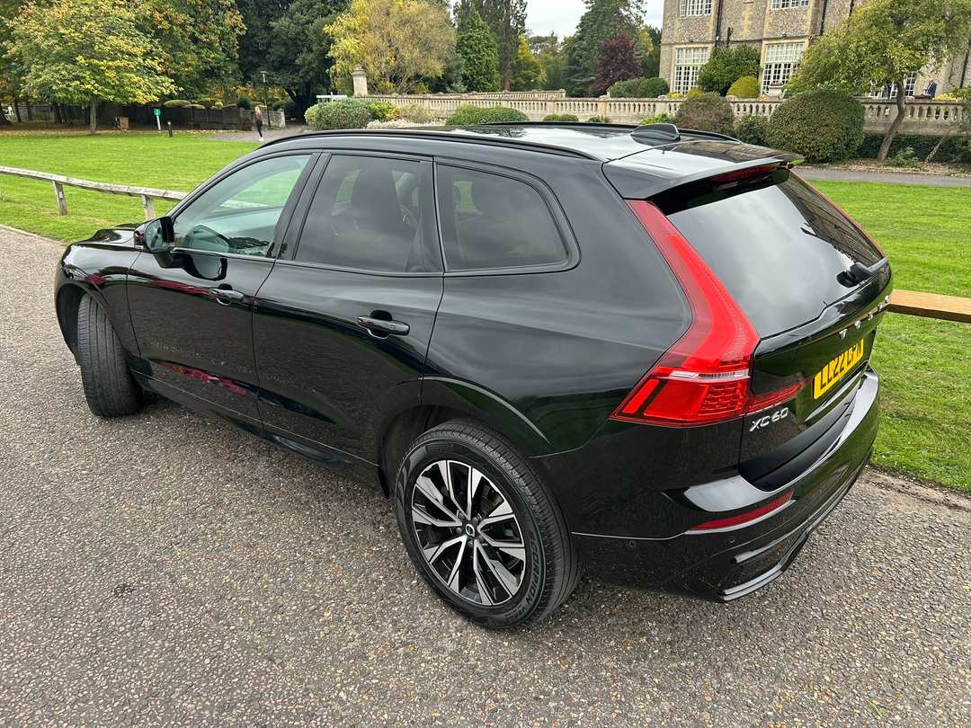 
								2022 Volvo XC60 2.0 B4 MHEV Plus Diesel Hybrid full									