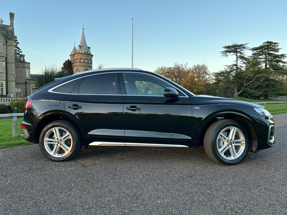 
								2021 Audi Q5 2.0 TFSIe 50 S line Plug-in Hybrid full									