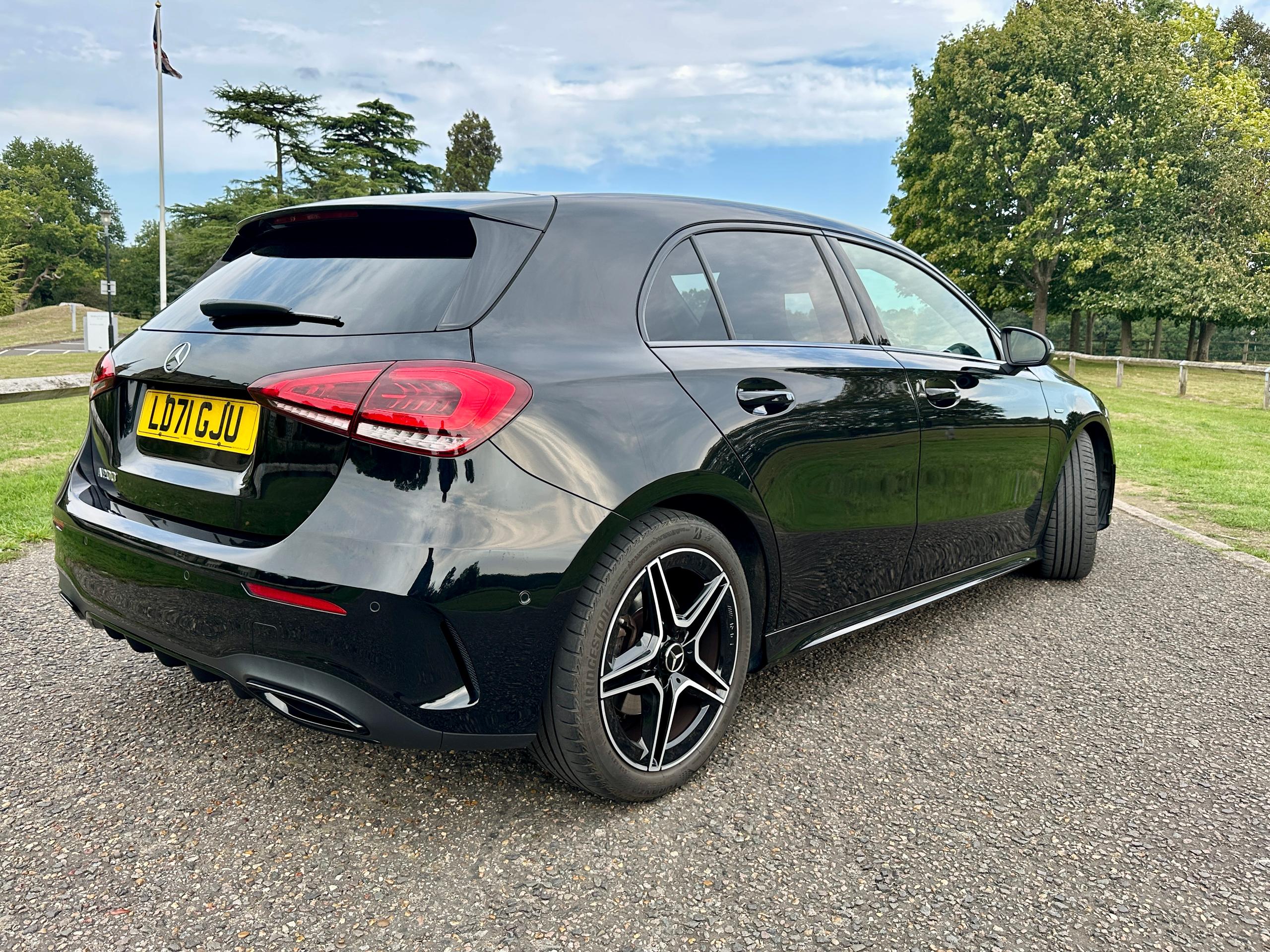 
								2021 Mercedes-Benz A200 AMG Line Edition full									