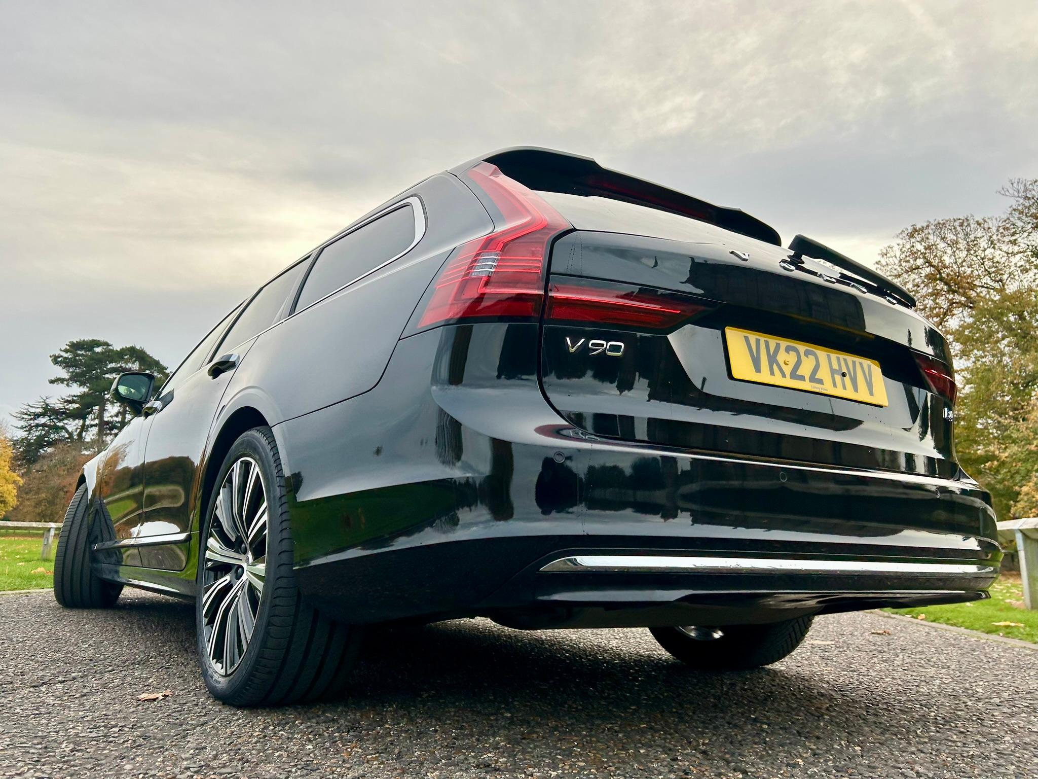 
								2022 Volvo V90 2.0 B4 MHEV Inscription Estate Petrol Hybrid full									