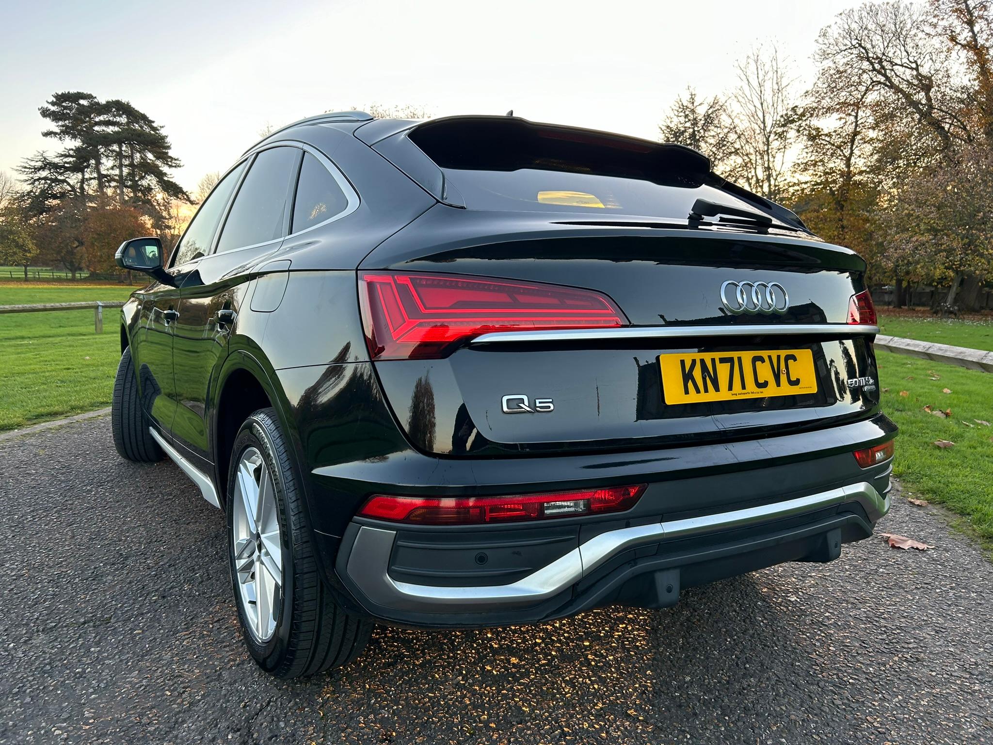 
								2021 Audi Q5 2.0 TFSIe 50 S line Plug-in Hybrid full									
