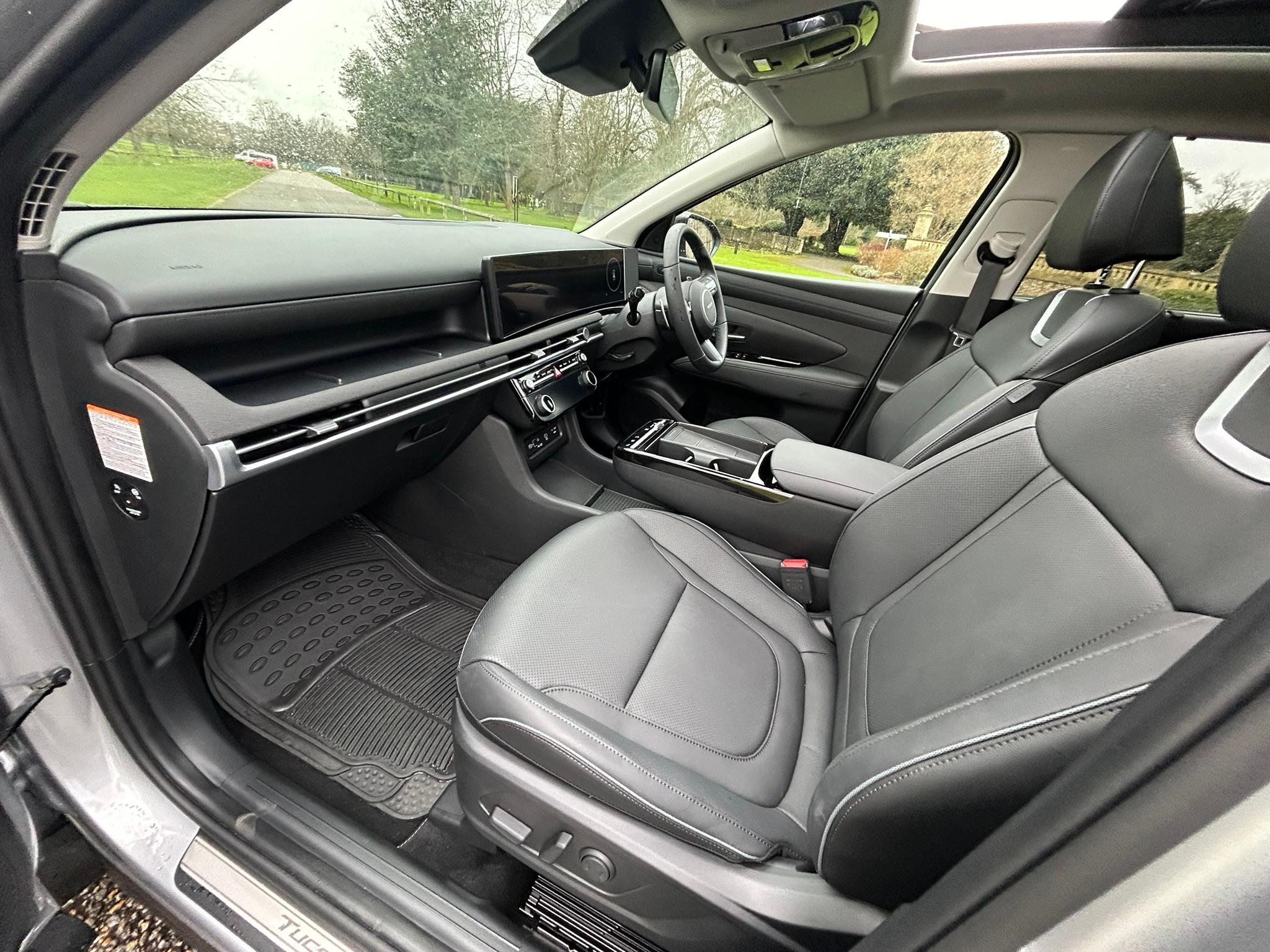 
								2024 Hyundai TUCSON 1.6 T-GDi Petrol Hybrid full									