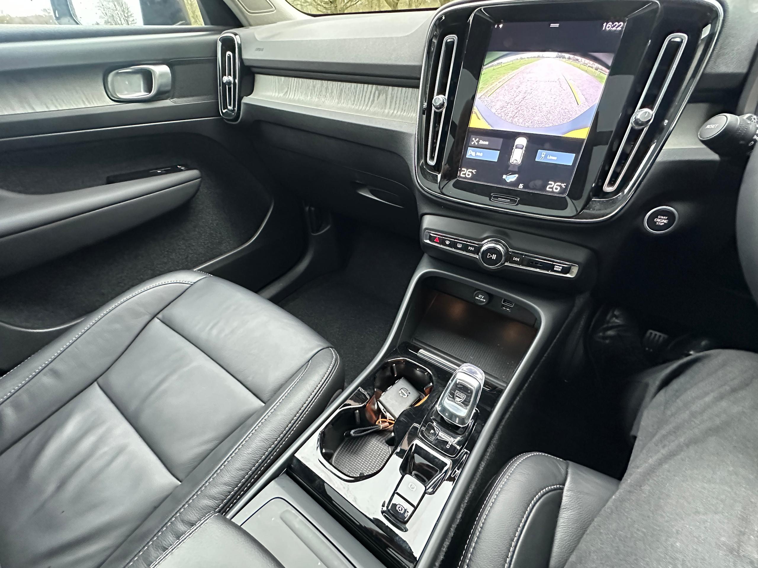 
								2022 Volvo XC40 1.5 T3 full									
