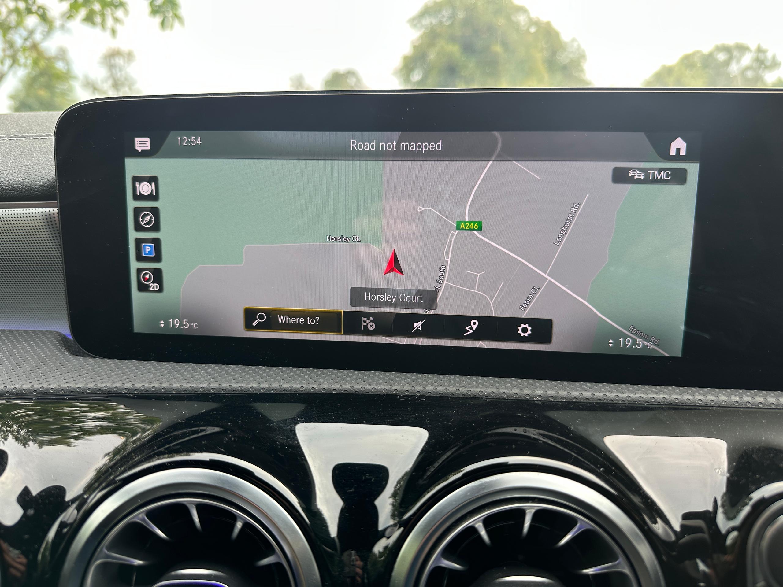 
								2021 Mercedes-Benz A200 AMG Line Edition full									