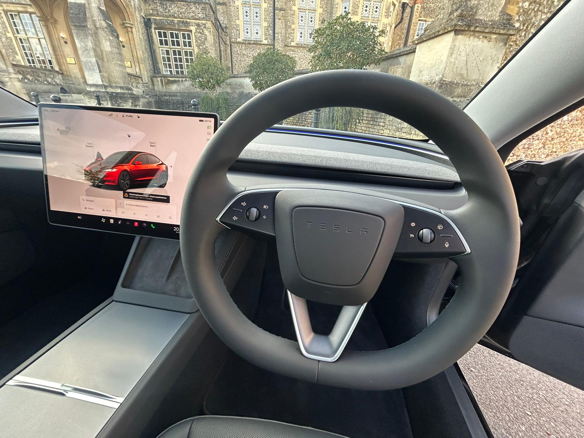 
								2025 TESLA Model 3 full									
