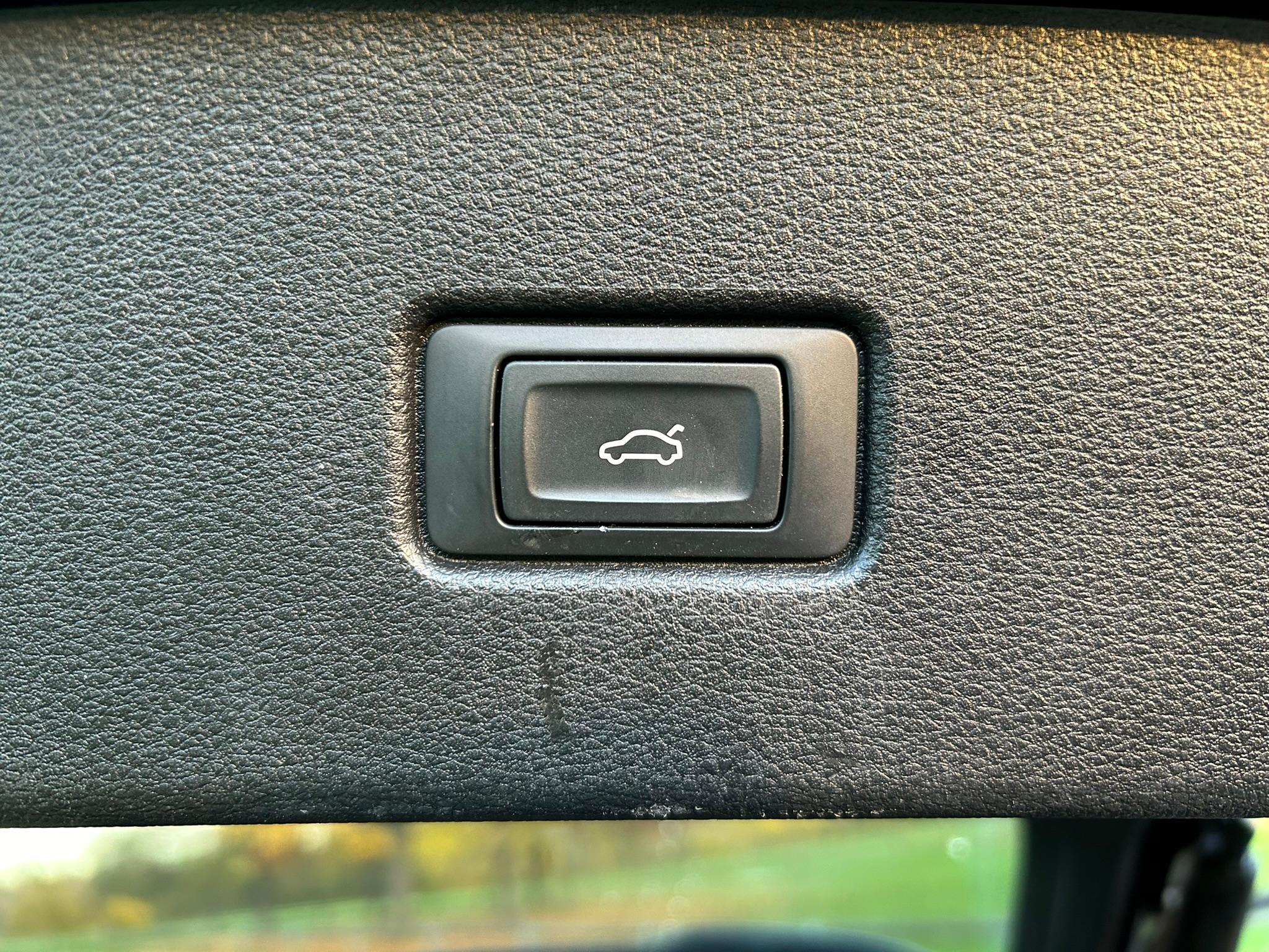 
								2021 Audi Q5 2.0 TFSIe 50 S line Plug-in Hybrid full									