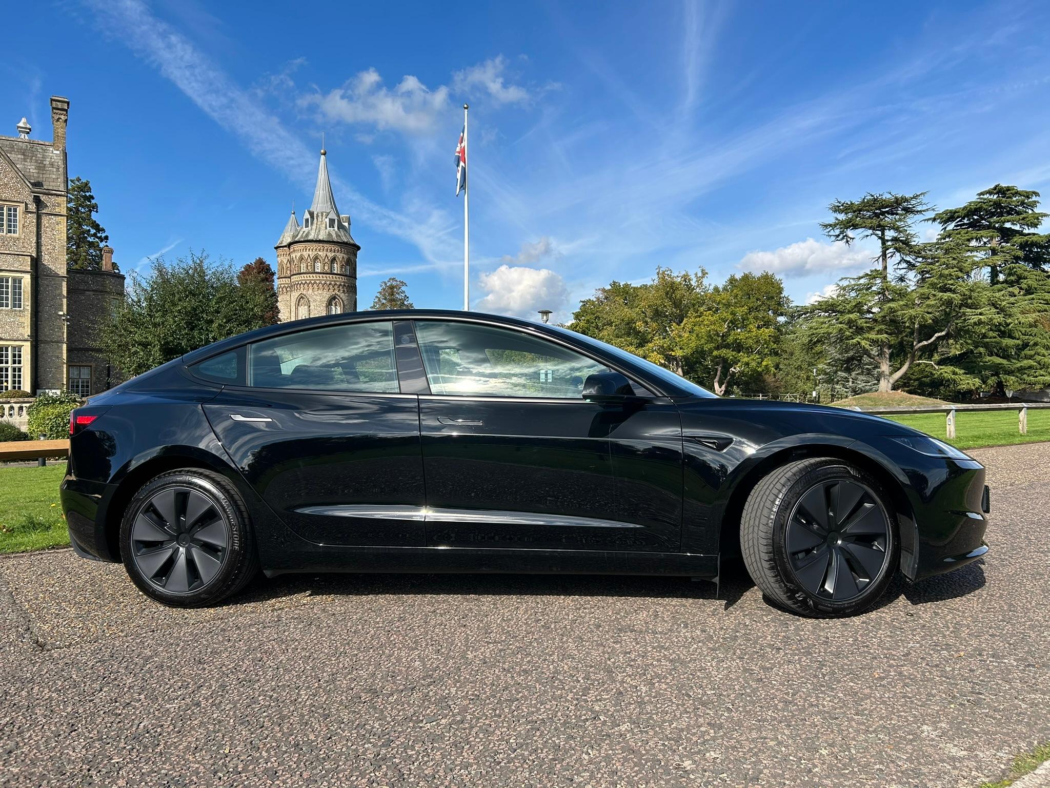 
								2025 TESLA Model 3 full									