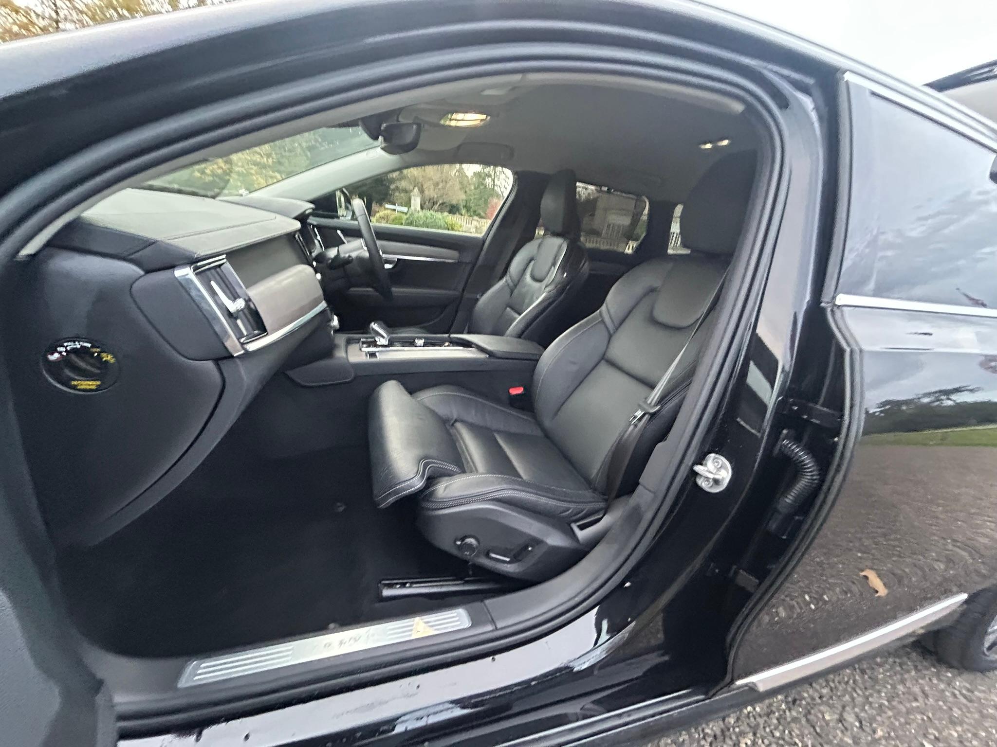 
								2022 Volvo V90 2.0 B4 MHEV Inscription Estate Petrol Hybrid full									