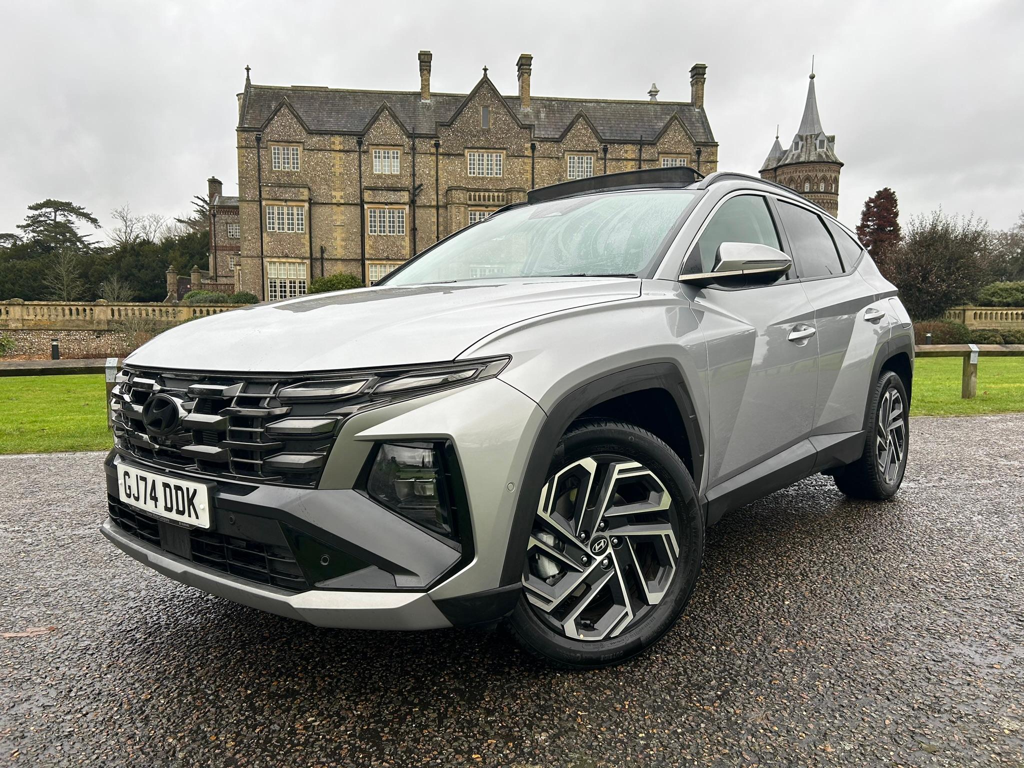 
								2024 Hyundai TUCSON 1.6 T-GDi Petrol Hybrid full									