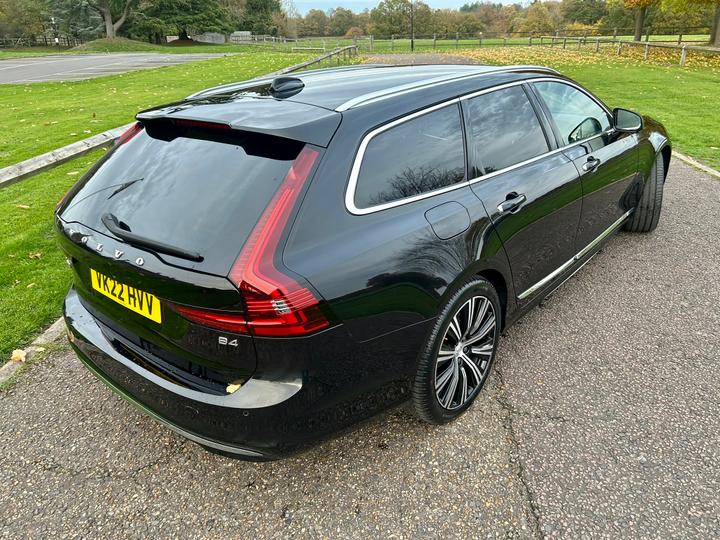 
								2022 Volvo V90 2.0 B4 MHEV Inscription Estate Petrol Hybrid full									