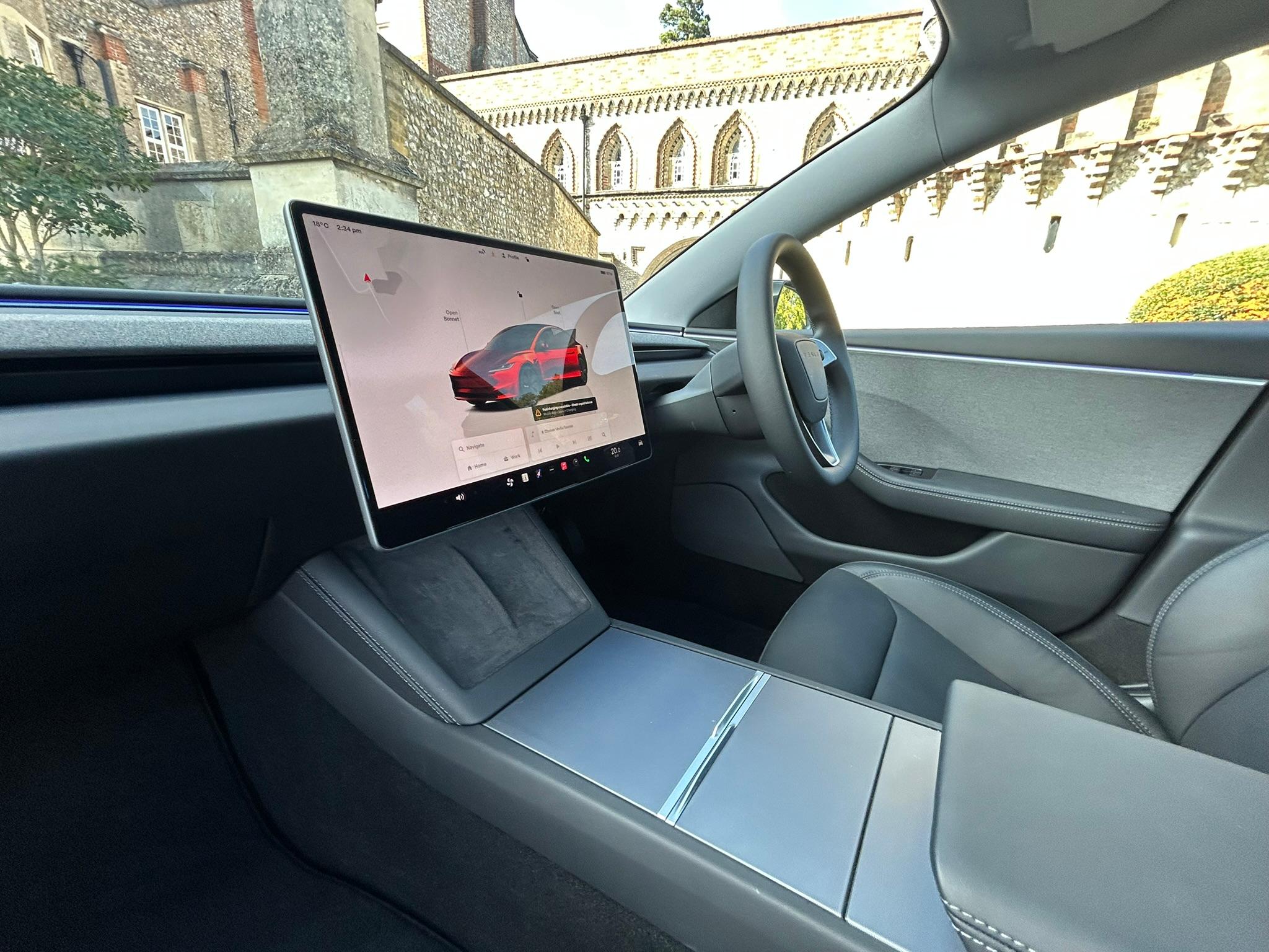 
								2025 TESLA Model 3 full									