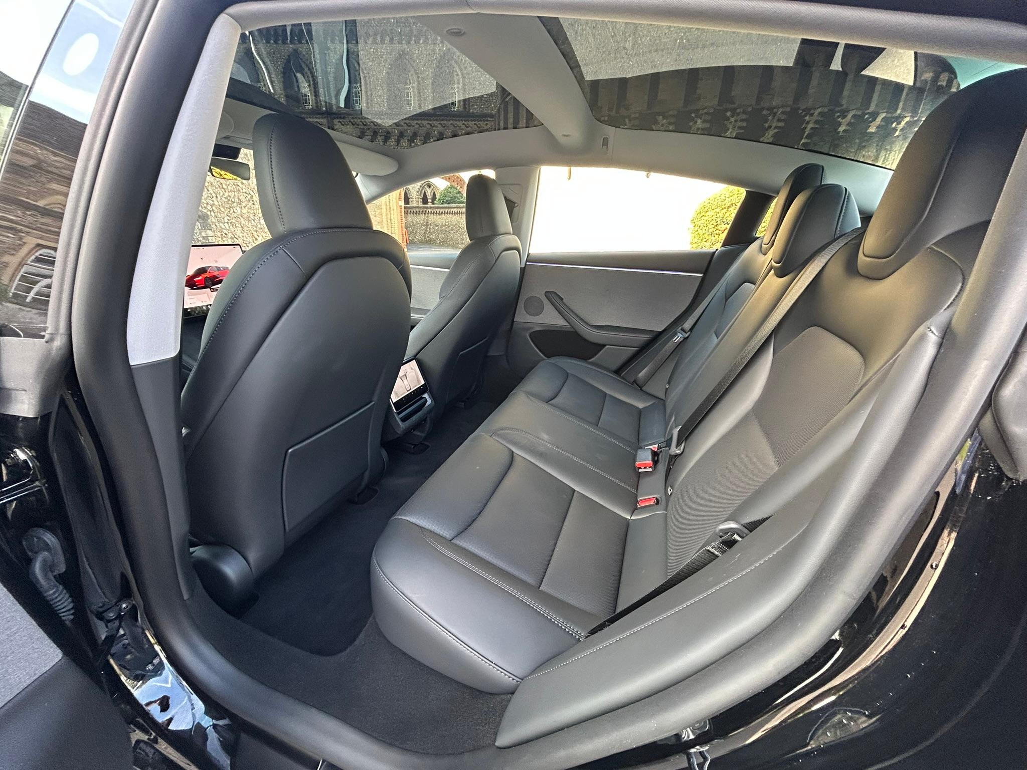 
								2025 TESLA Model 3 full									