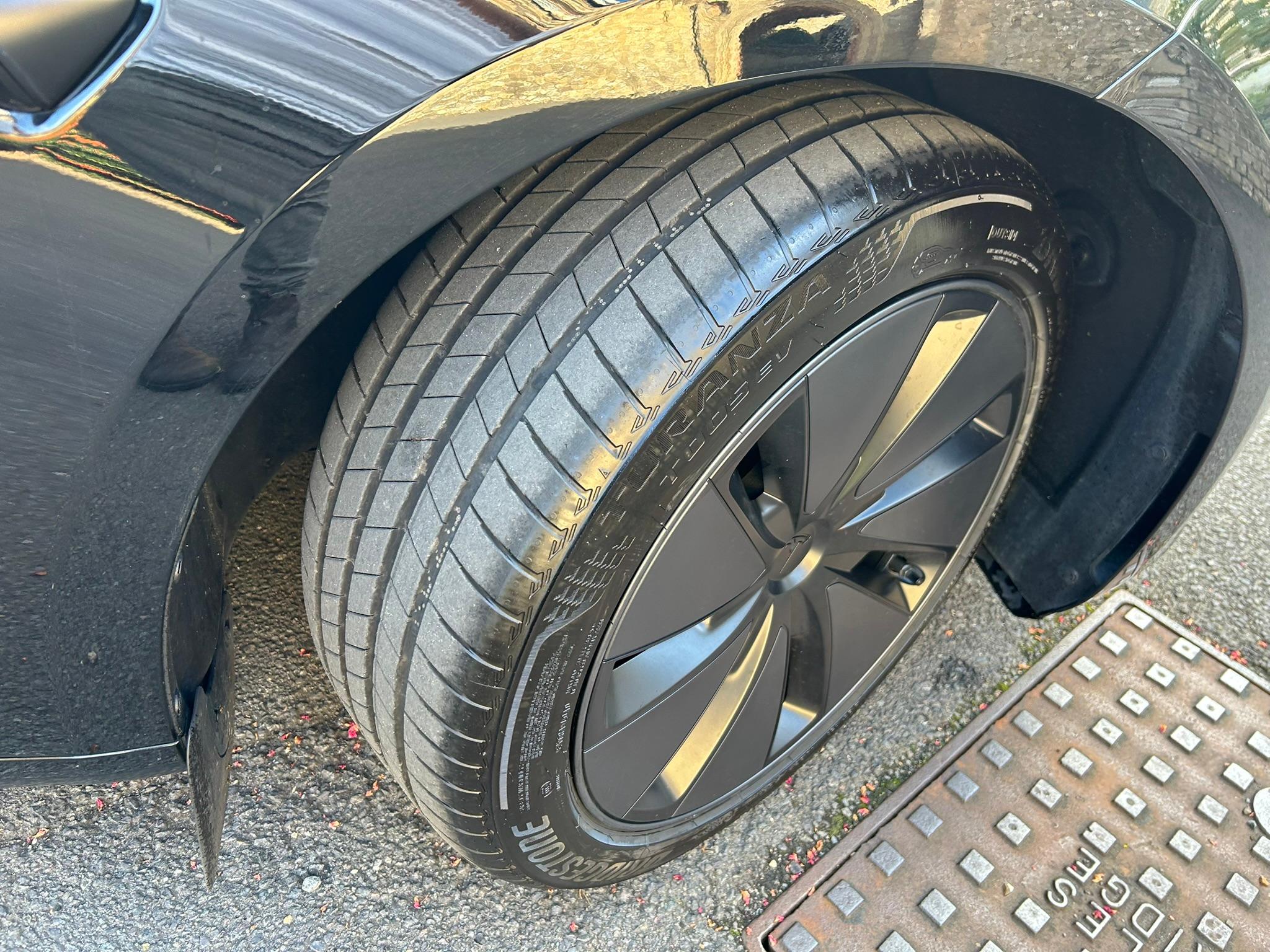 
								2025 TESLA Model 3 full									