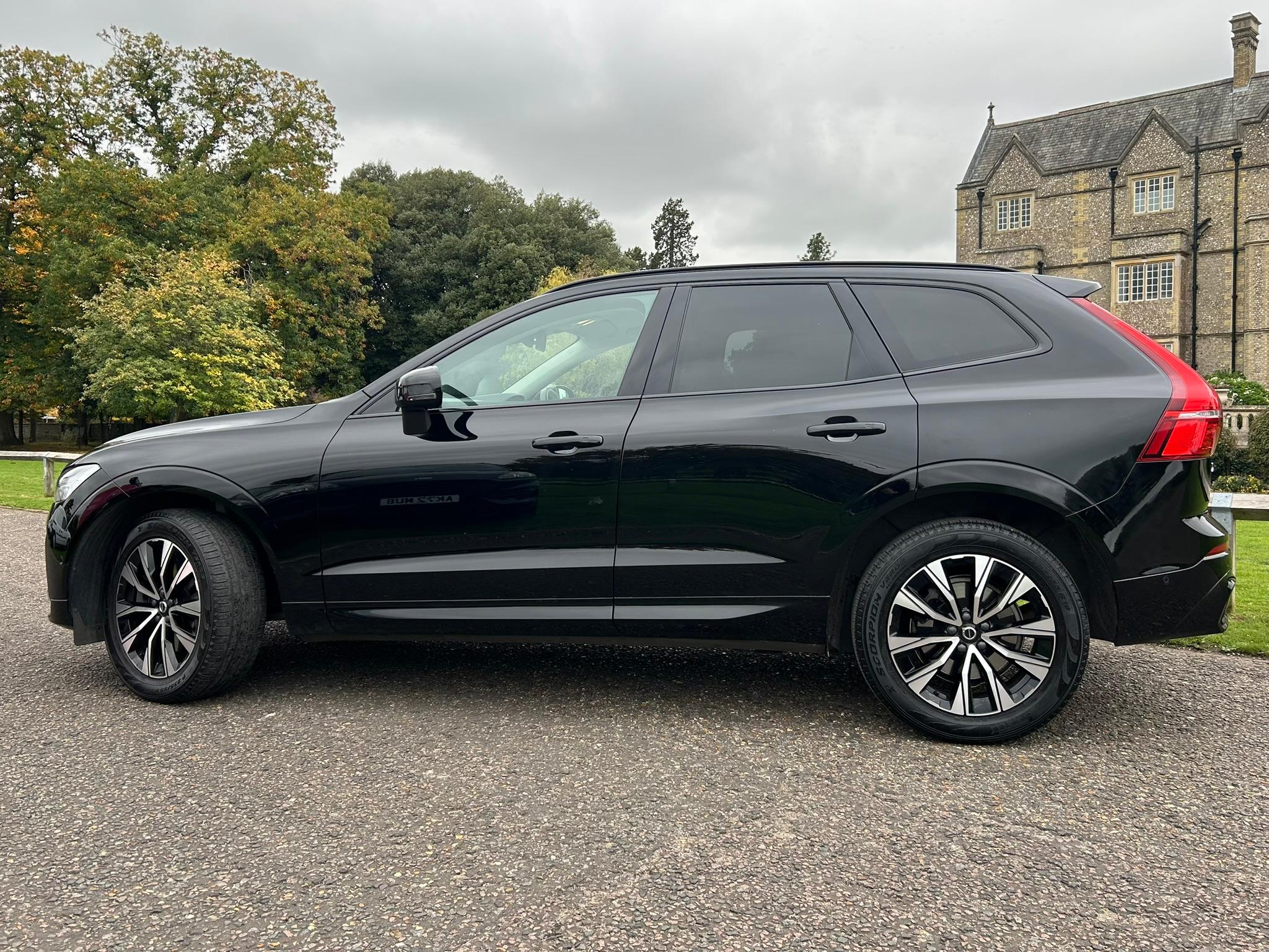 
								2022 Volvo XC60 2.0 B4 MHEV Plus Diesel Hybrid full									