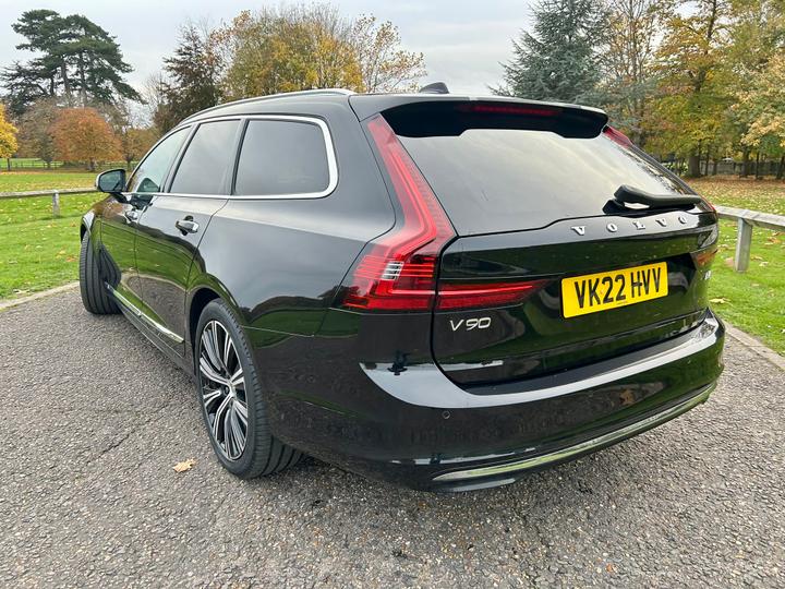 
								2022 Volvo V90 2.0 B4 MHEV Inscription Estate Petrol Hybrid full									