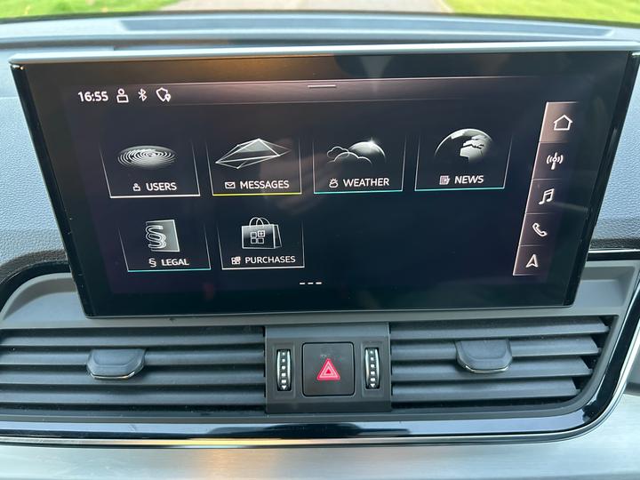 
								2021 Audi Q5 2.0 TFSIe 50 S line Plug-in Hybrid full									