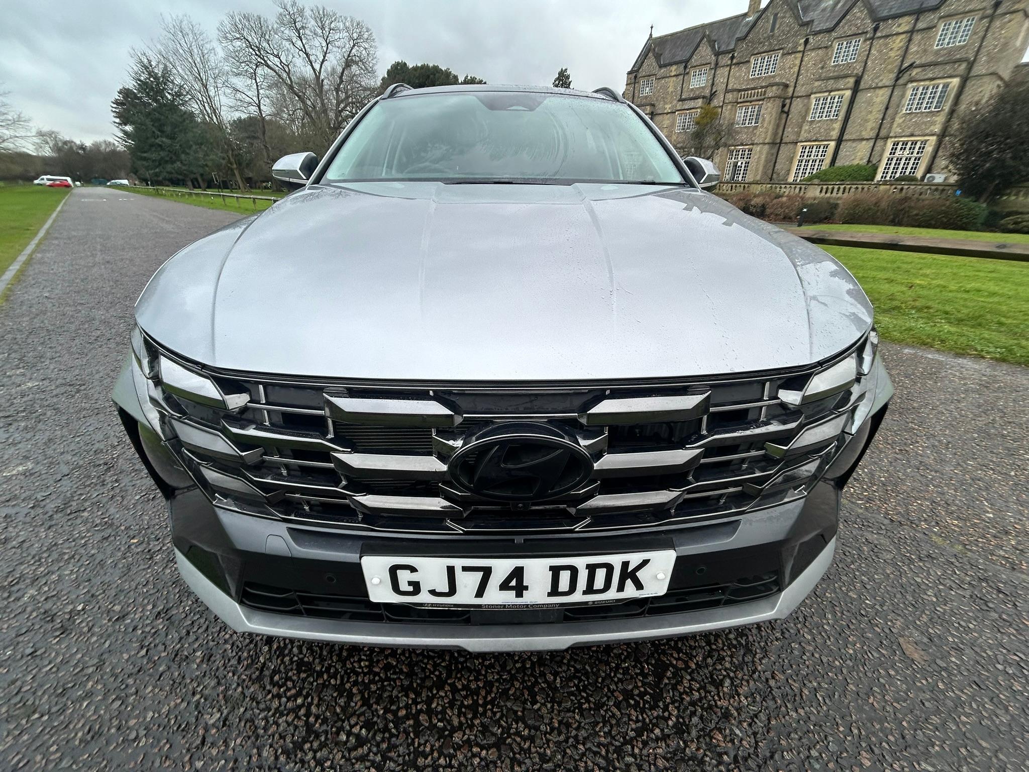 
								2024 Hyundai TUCSON 1.6 T-GDi Petrol Hybrid full									