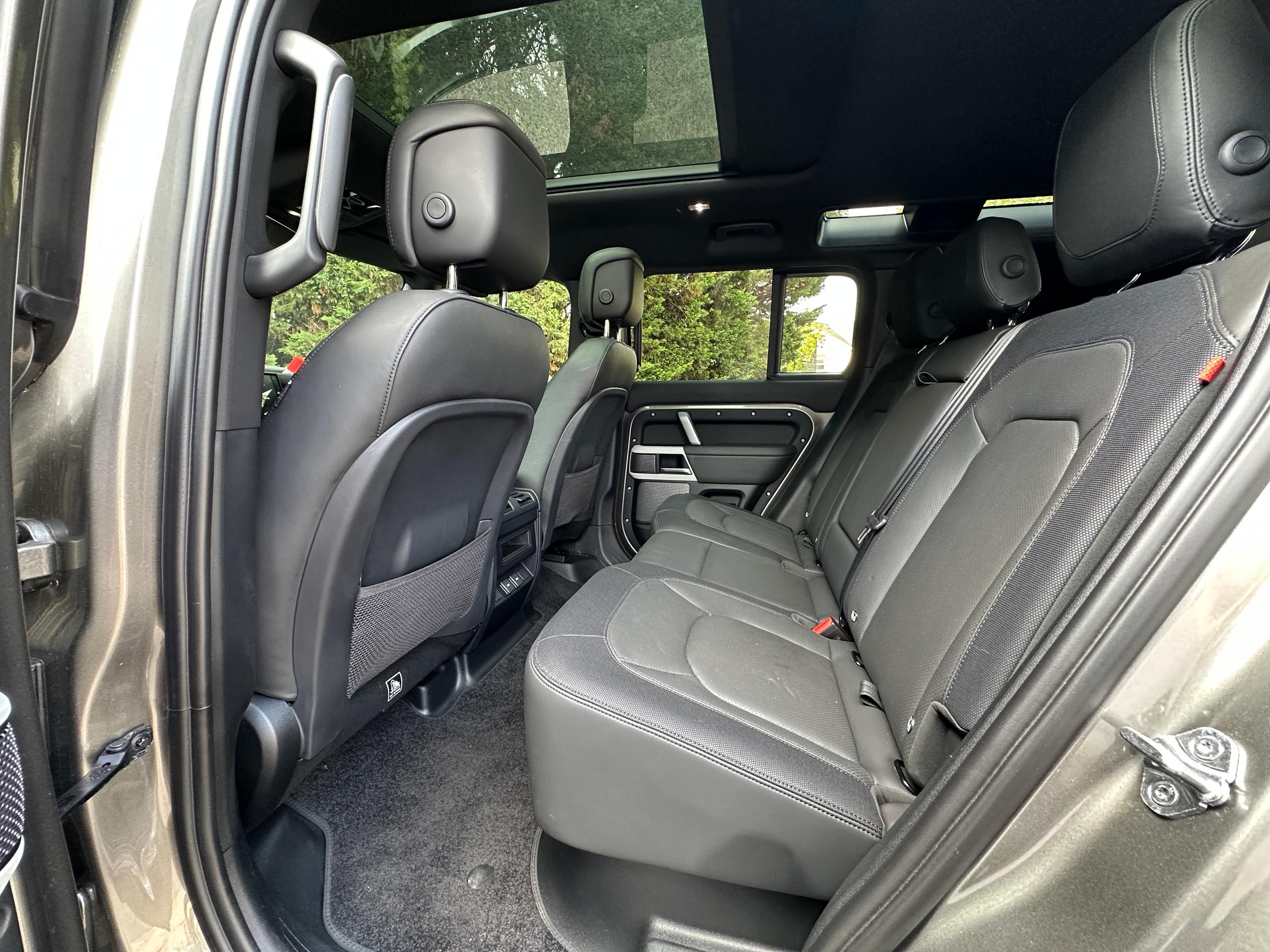 
								2023 Land Rover Defender 110 3.0 D300 MHEV X-Dynamic HSE full									