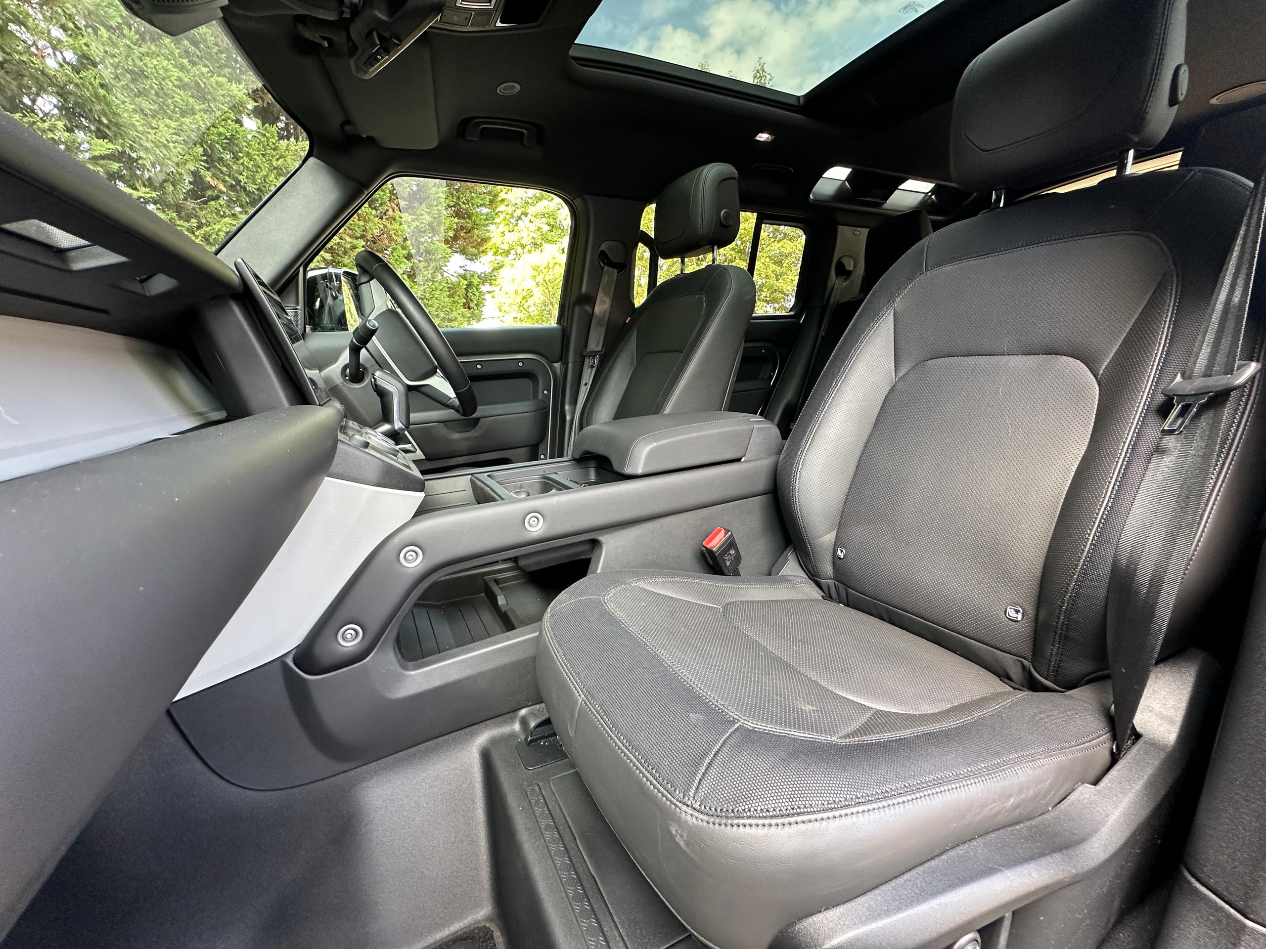 
								2023 Land Rover Defender 110 3.0 D300 MHEV X-Dynamic HSE full									