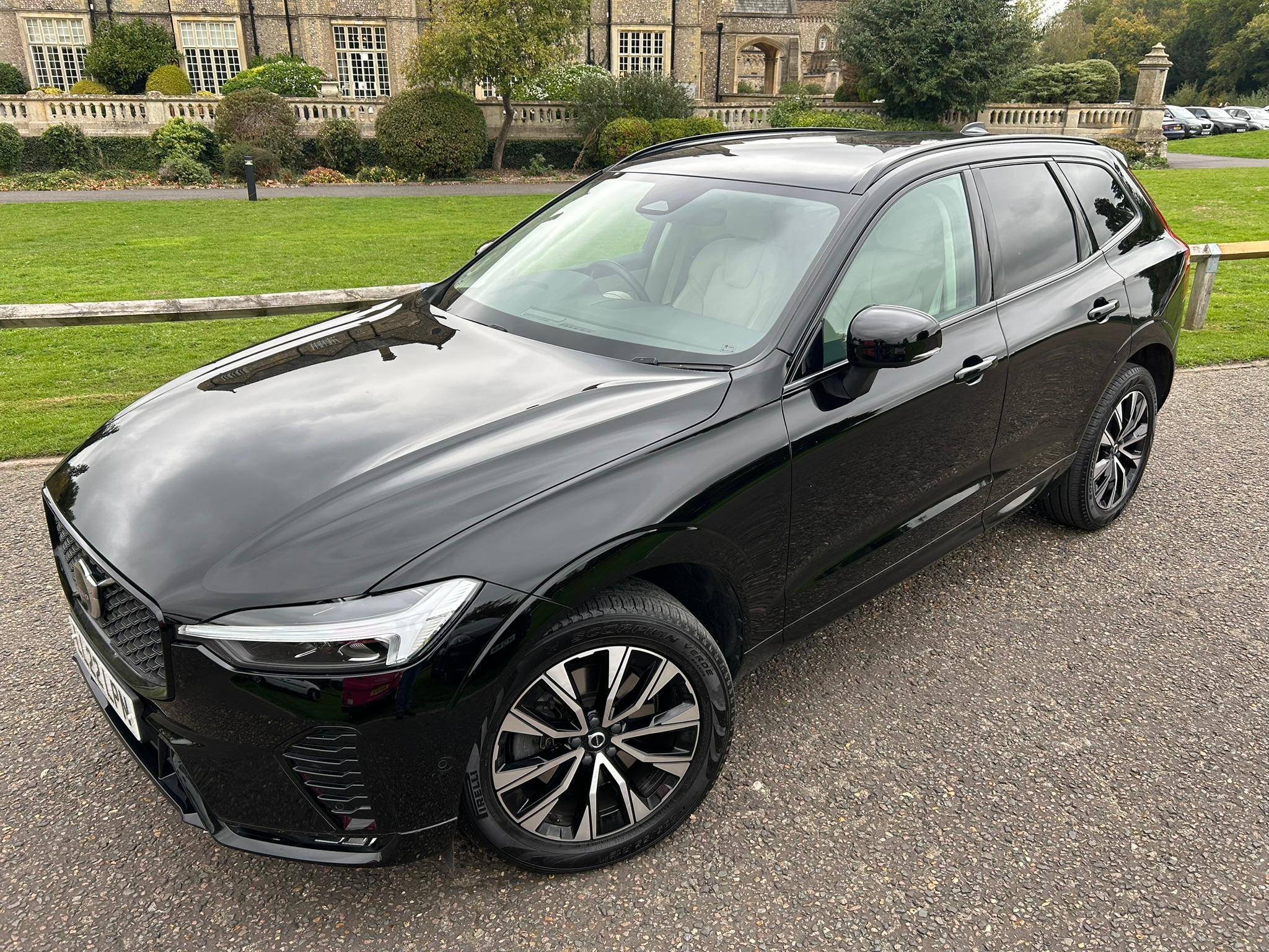 
								2022 Volvo XC60 2.0 B4 MHEV Plus Diesel Hybrid full									
