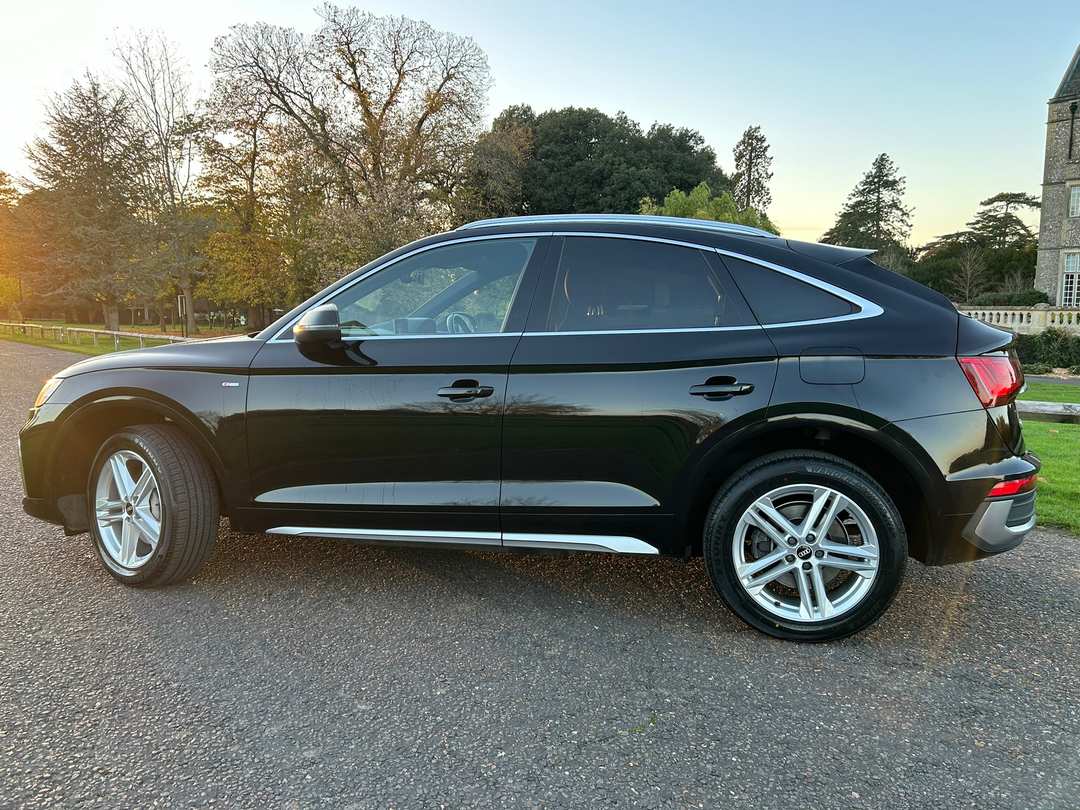 
								2021 Audi Q5 2.0 TFSIe 50 S line Plug-in Hybrid full									