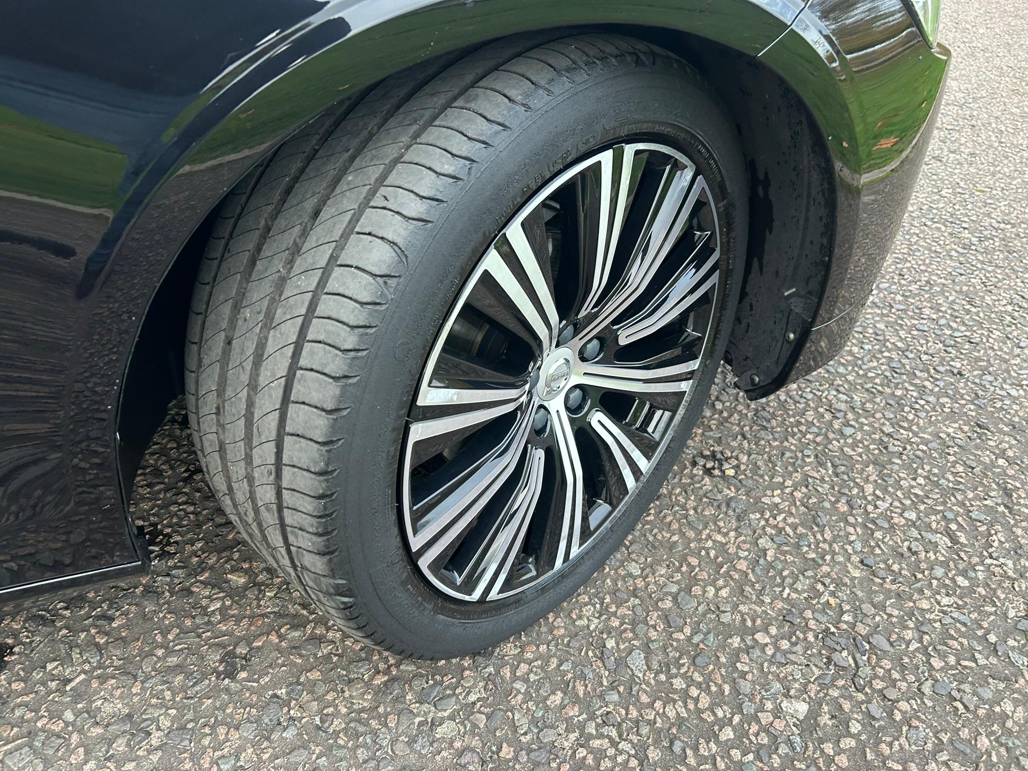 
								2022 Volvo V90 2.0 B4 MHEV Inscription Estate Petrol Hybrid full									
