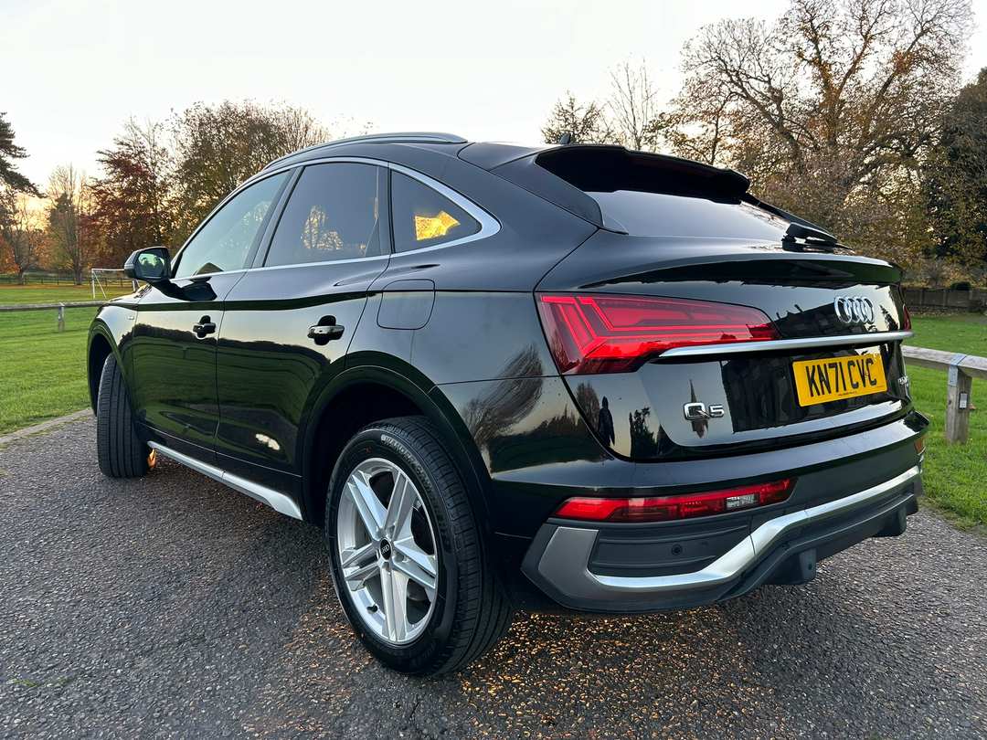 
								2021 Audi Q5 2.0 TFSIe 50 S line Plug-in Hybrid full									
